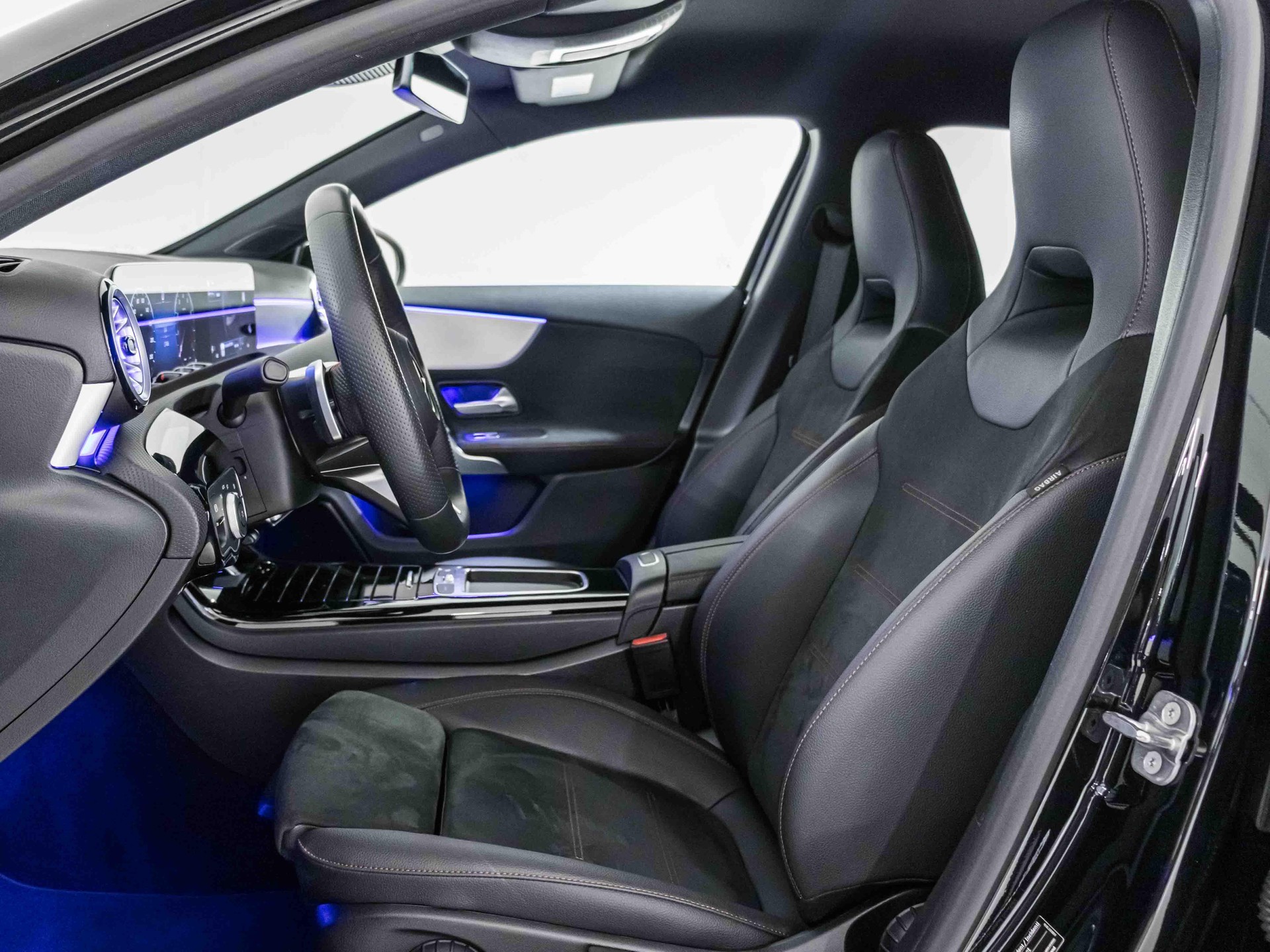 MERCEDES-BENZ A 250 4MATIC-image-6