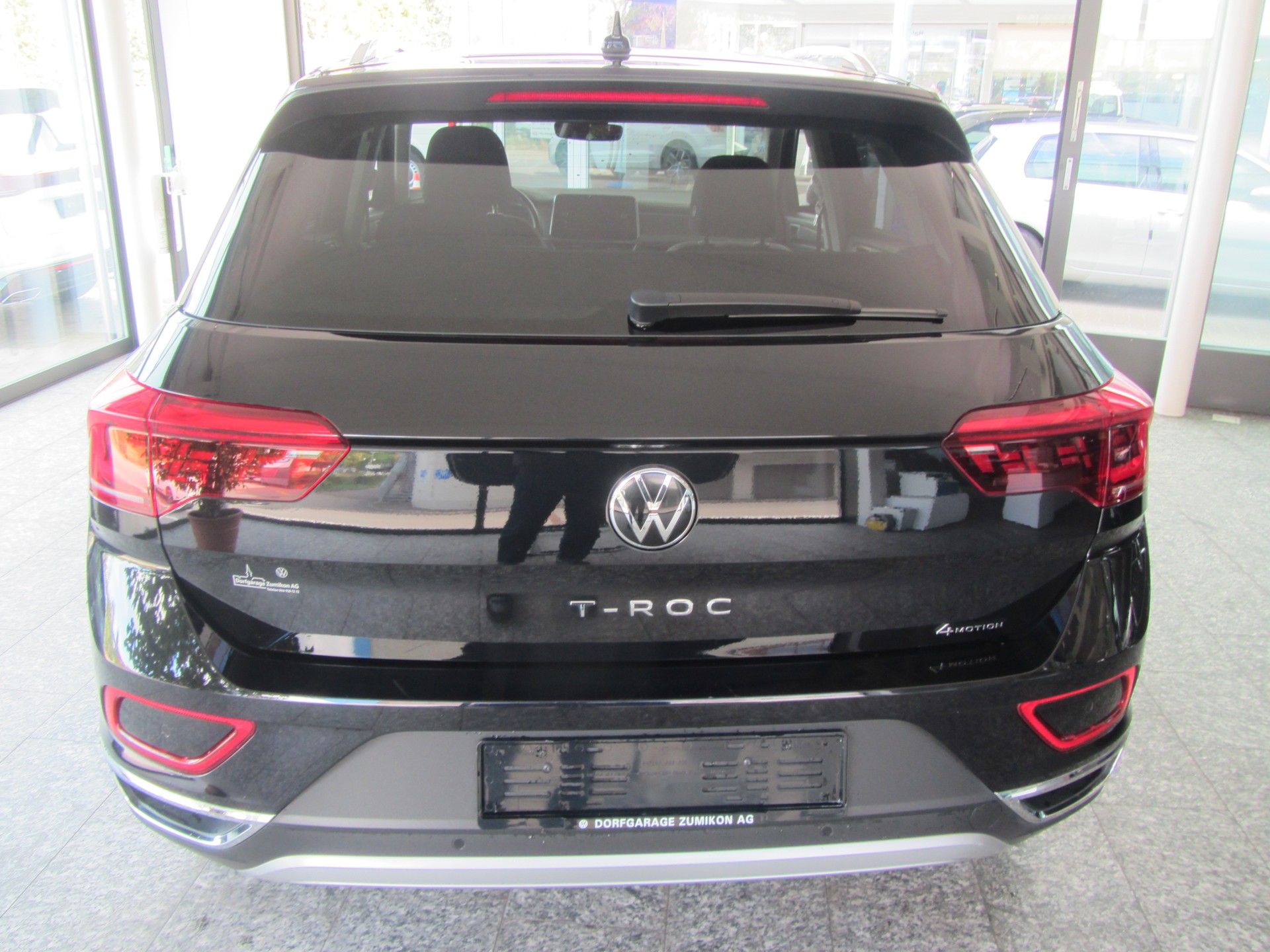 VW T-Roc 2.0 TSI Style DSG 4Motion-image-3
