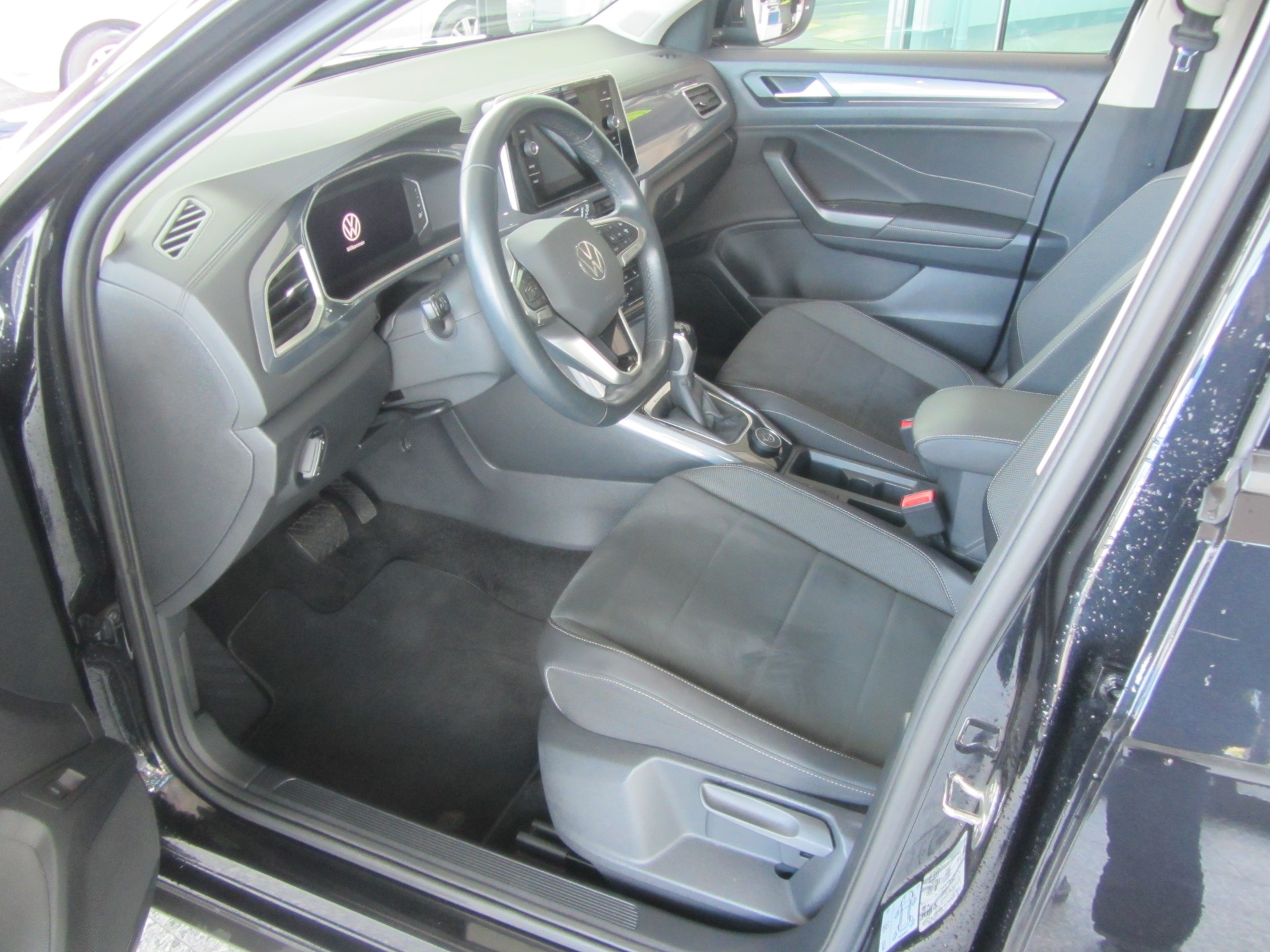 VW T-Roc 2.0 TSI Style DSG 4Motion-image-4