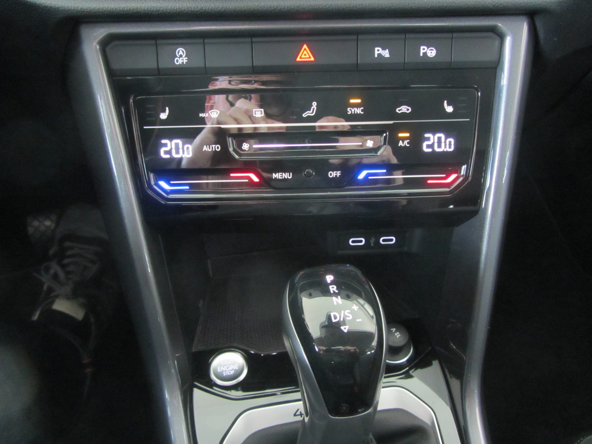 VW T-Roc 2.0 TSI Style DSG 4Motion-image-10