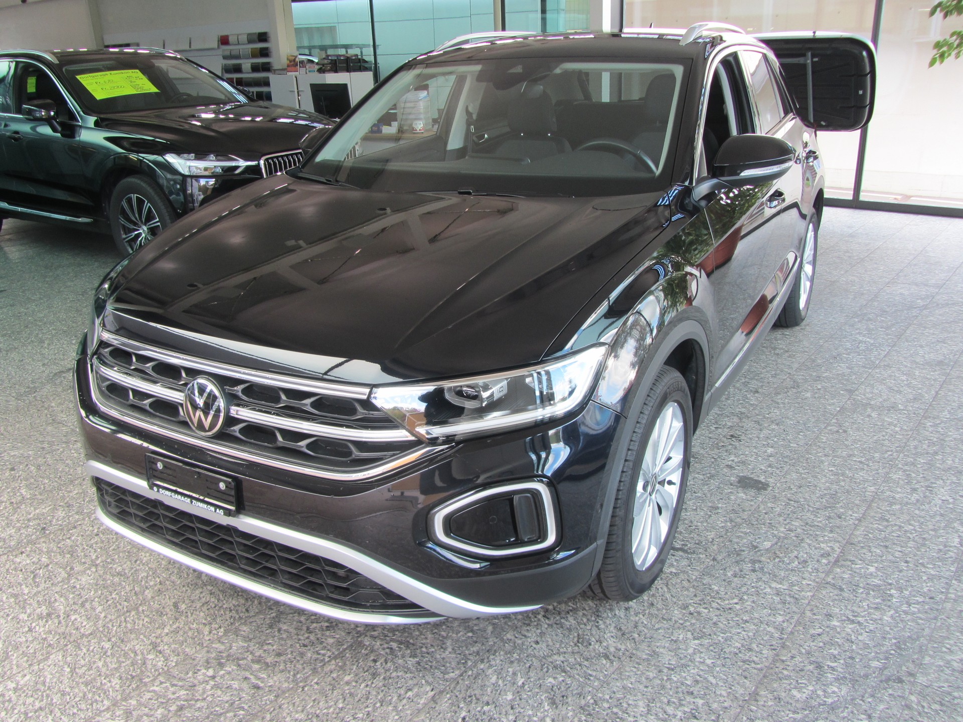 VW T-Roc 2.0 TSI Style DSG 4Motion-image-0