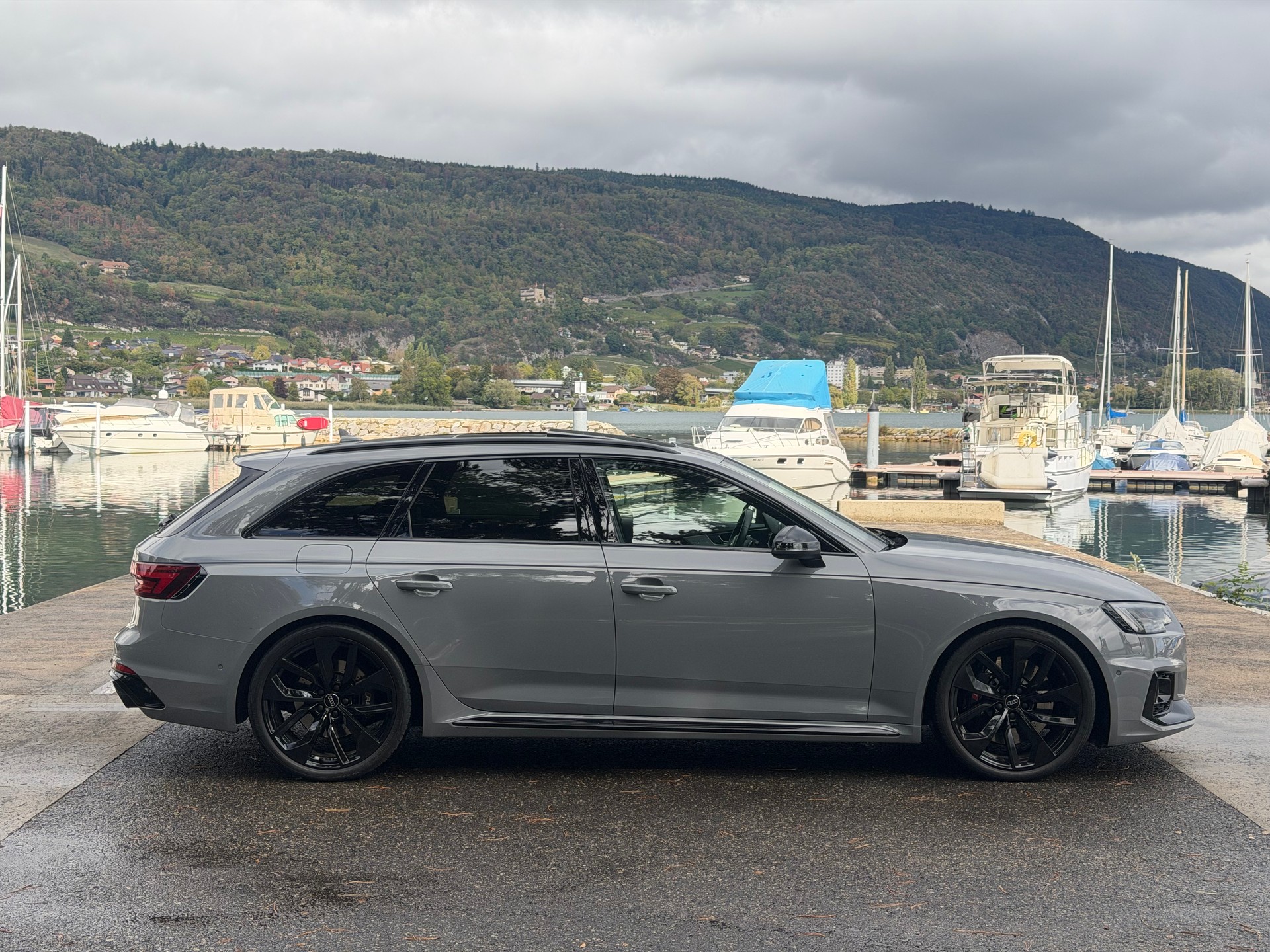 AUDI RS4 Nardo Grey-image-9