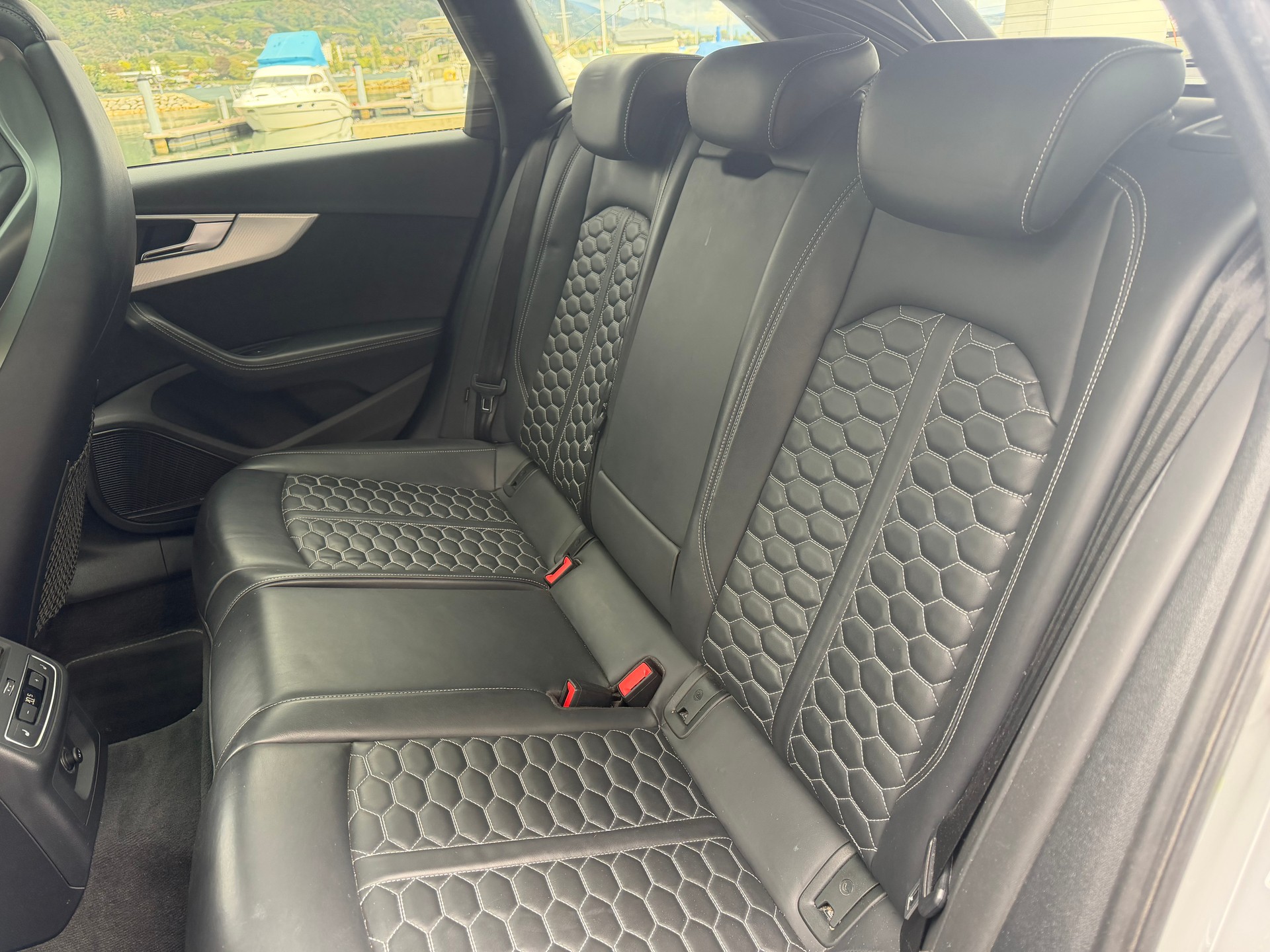 AUDI RS4 Nardo Grey-image-14