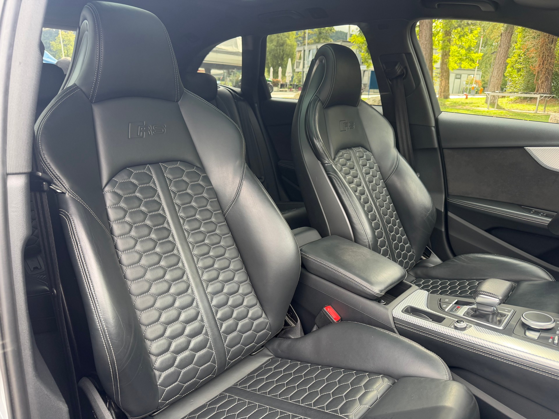 AUDI RS4 Nardo Grey-image-13