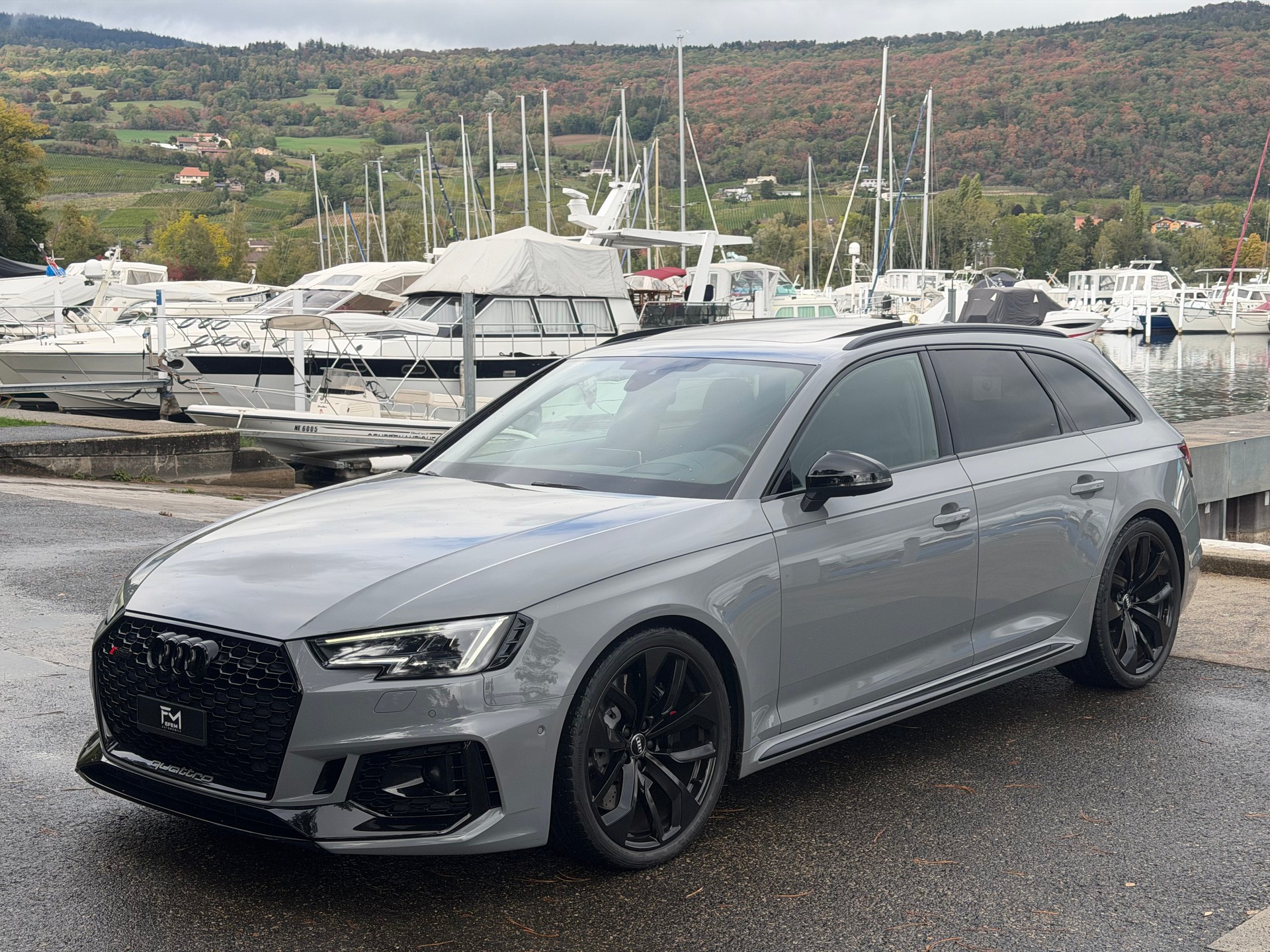 AUDI RS4 Nardo Grey-image-3