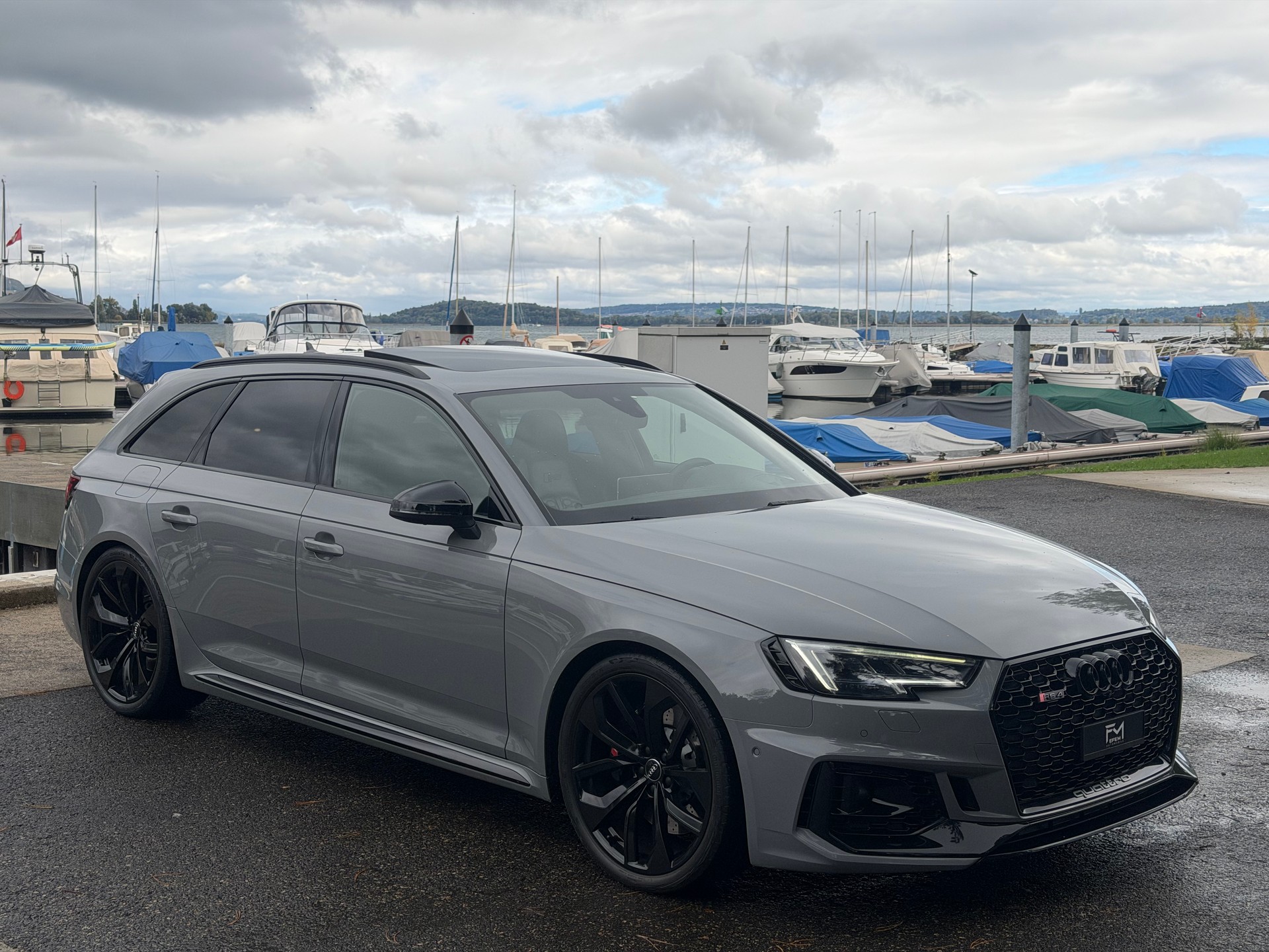 AUDI RS4 Nardo Grey-image-1