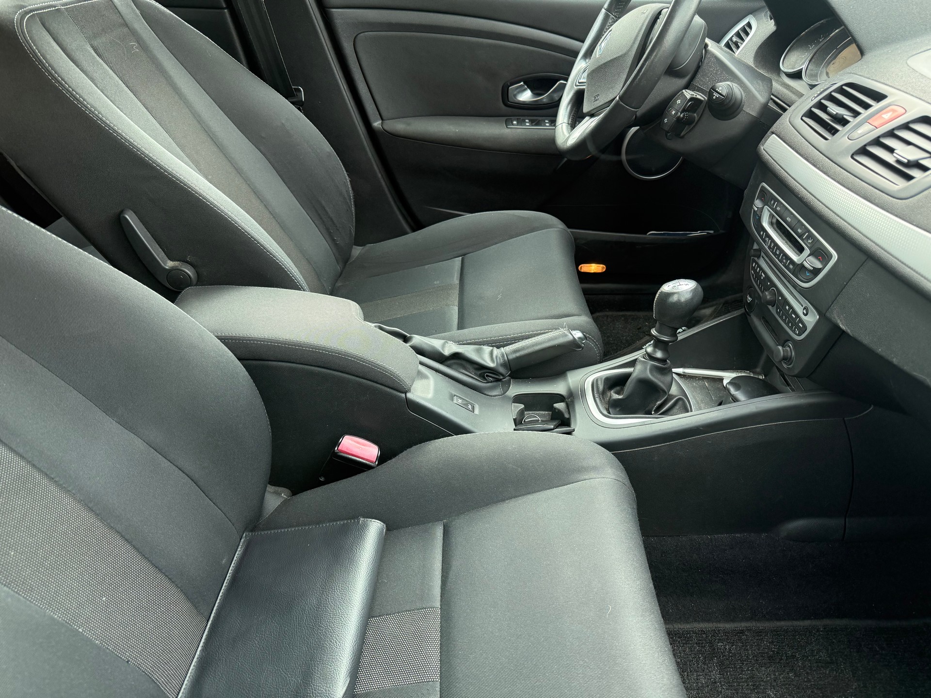 RENAULT Mégane 2.0 16V Turbo Privilège-image-1
