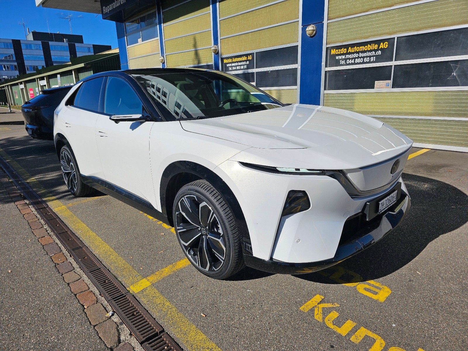 MAZDA CX-6e Takumi Plus-image-1