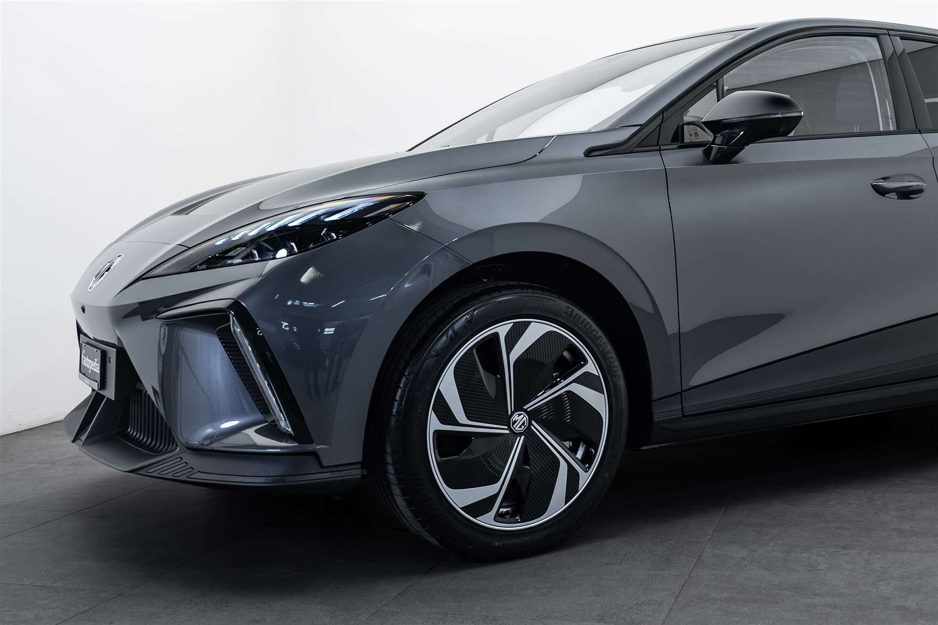 MG MG 4 EV 64kWh Premium Facelift Automat-image-1