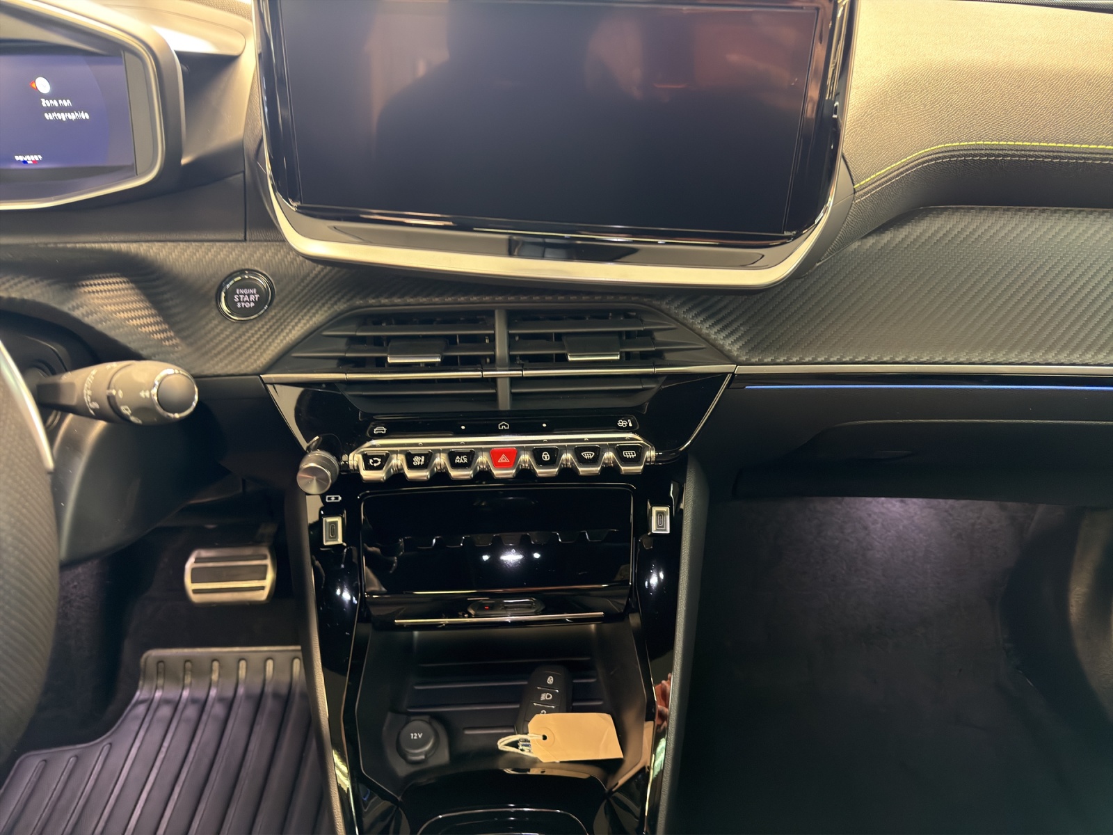 Image PEUGEOT 2008 2008 1.2 145 MHEV GT