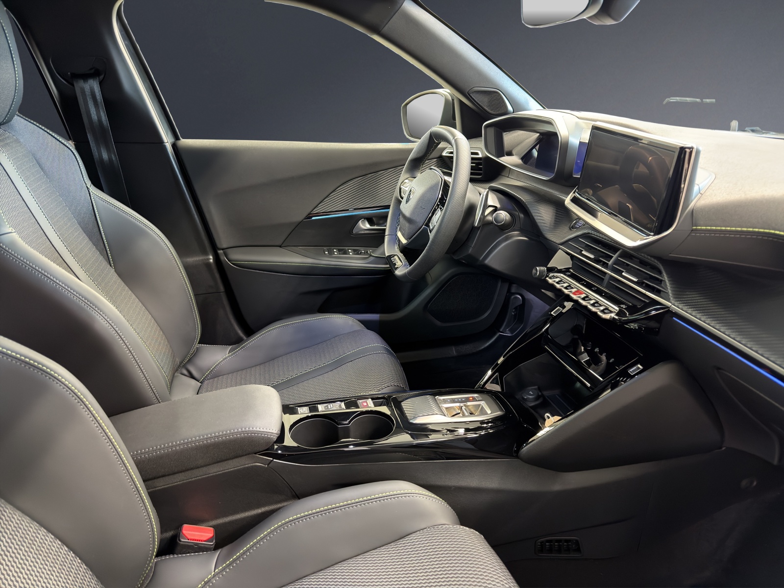 Image PEUGEOT 2008 2008 1.2 145 MHEV GT