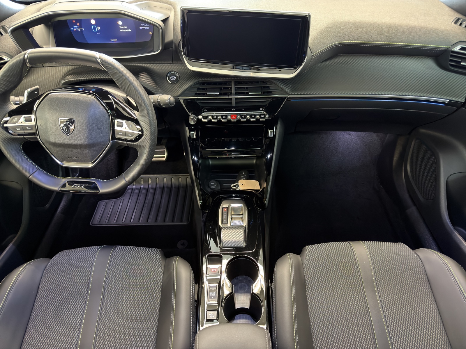 Image PEUGEOT 2008 2008 1.2 145 MHEV GT