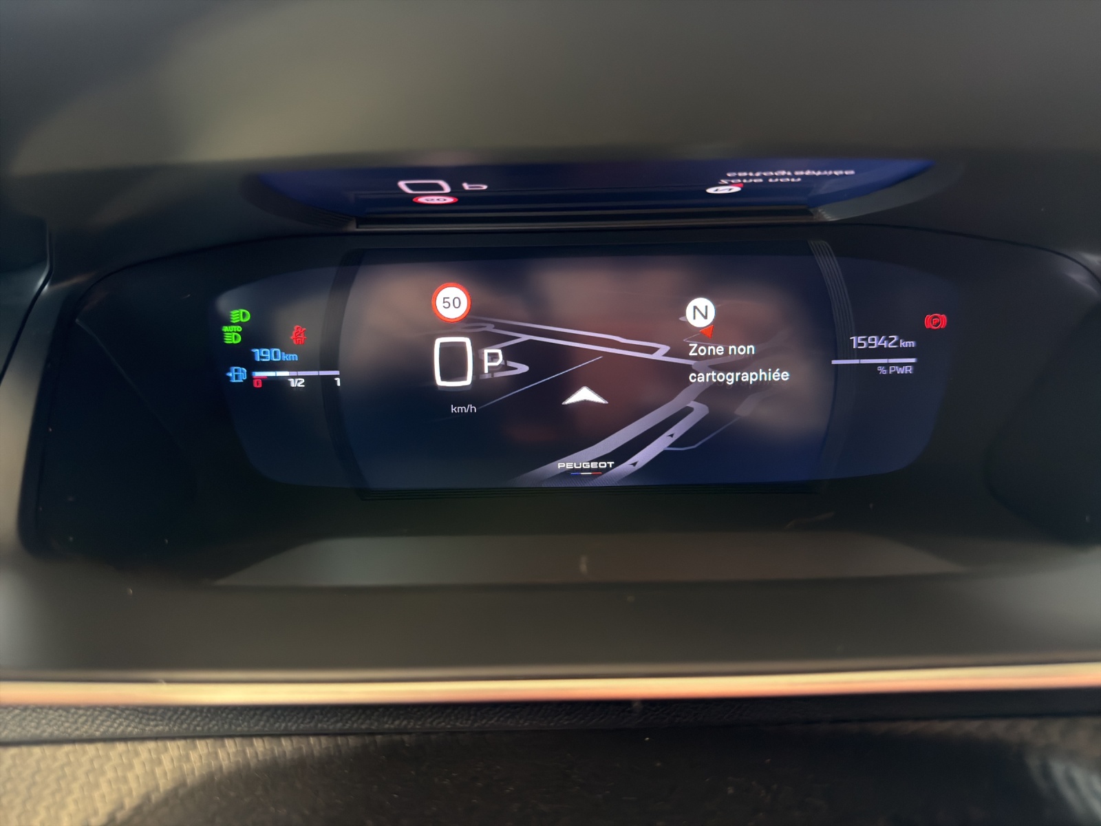 PEUGEOT 2008 1.2 145 MHEV GT-image-13