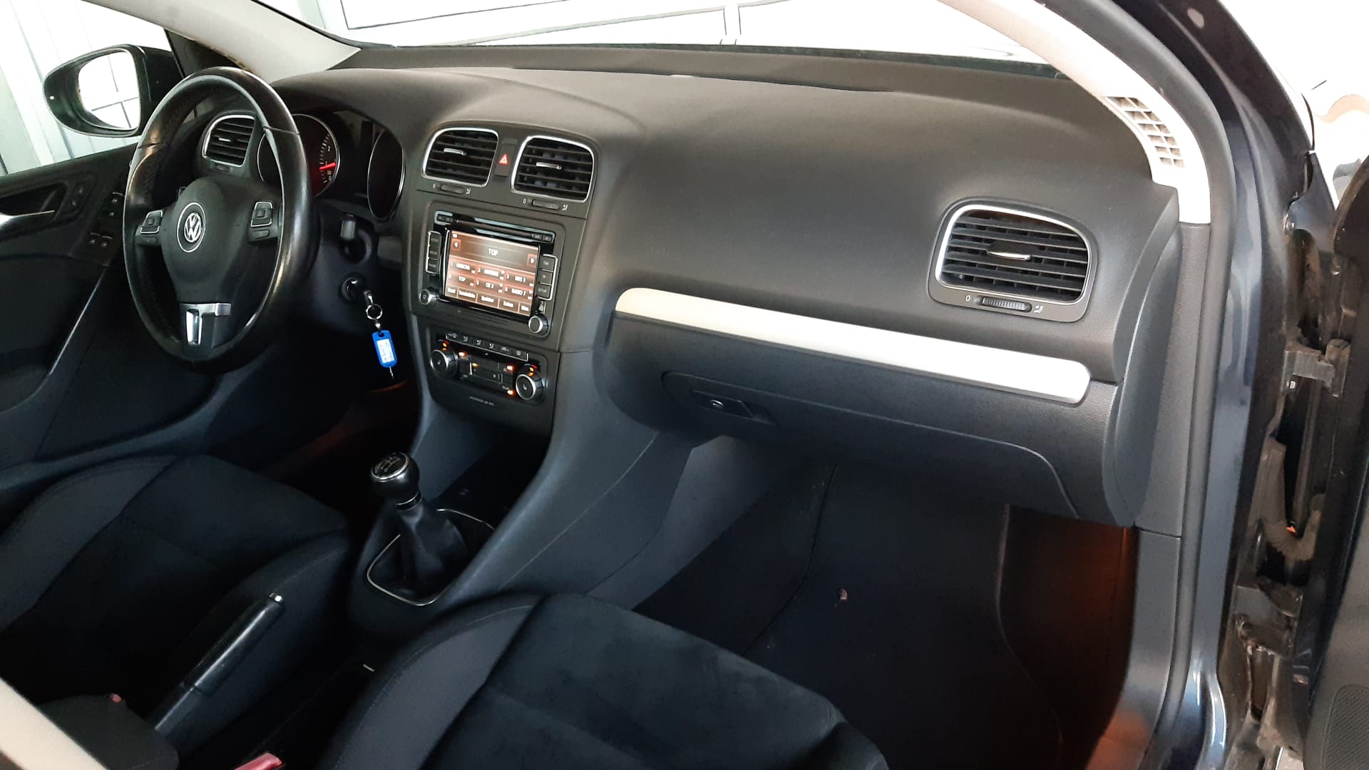 VW Golf 1.4 TSI Highline-image-12