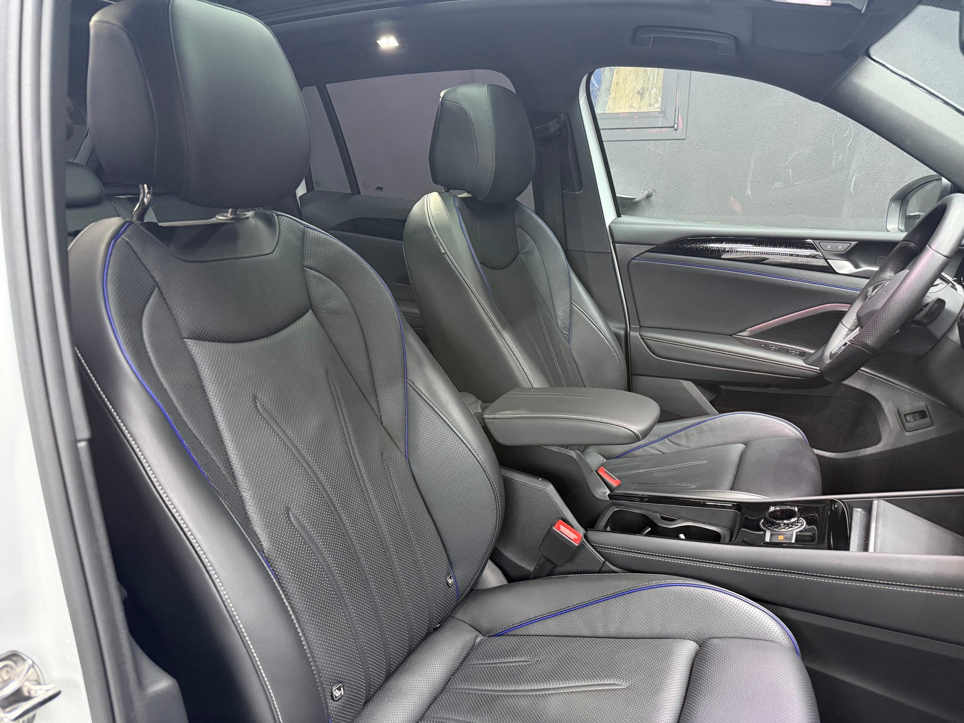 VW Tiguan 2.0 TSI DSG R-Line 4Motion-image-13