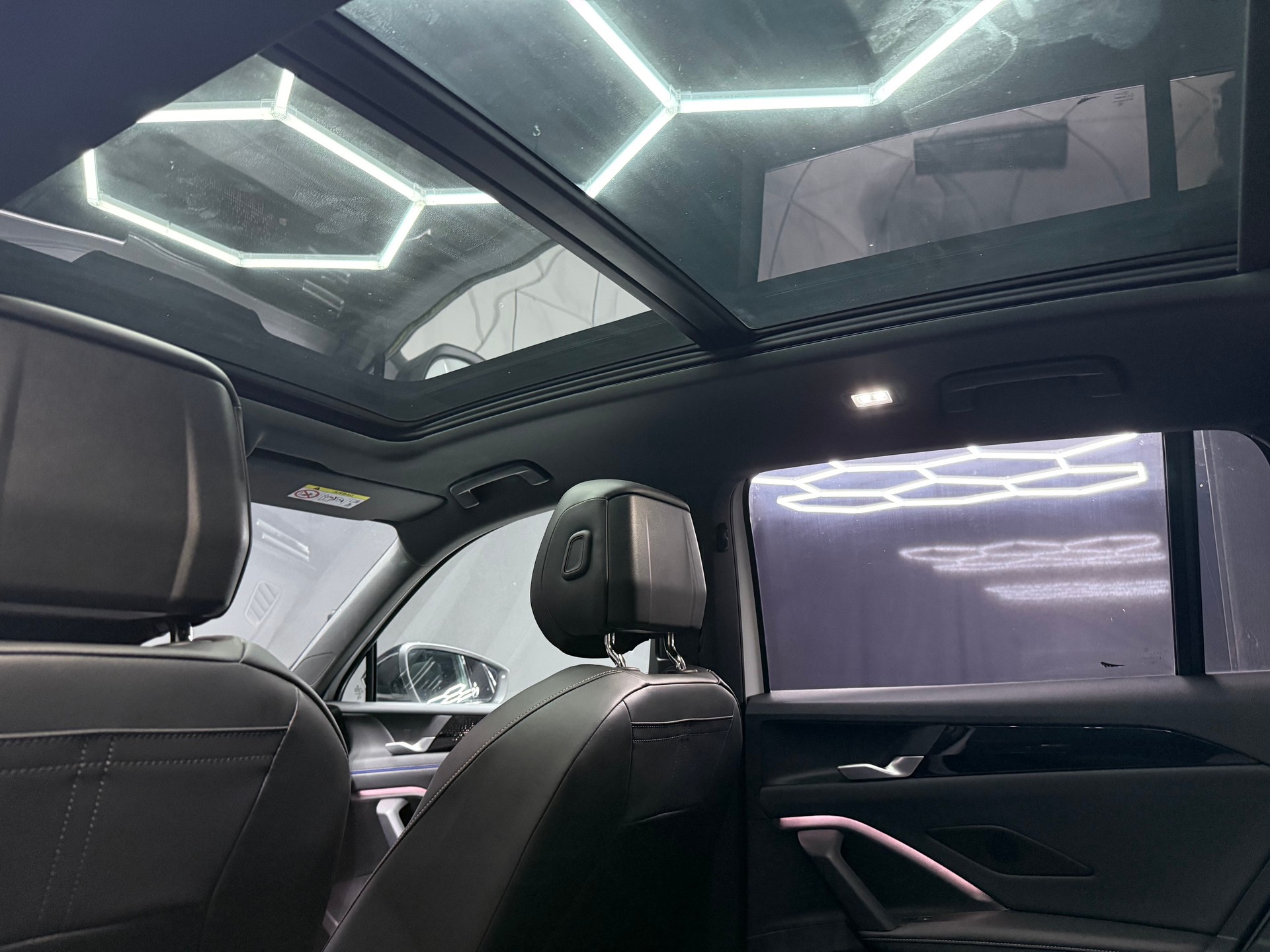 VW Tiguan 2.0 TSI DSG R-Line 4Motion-image-17