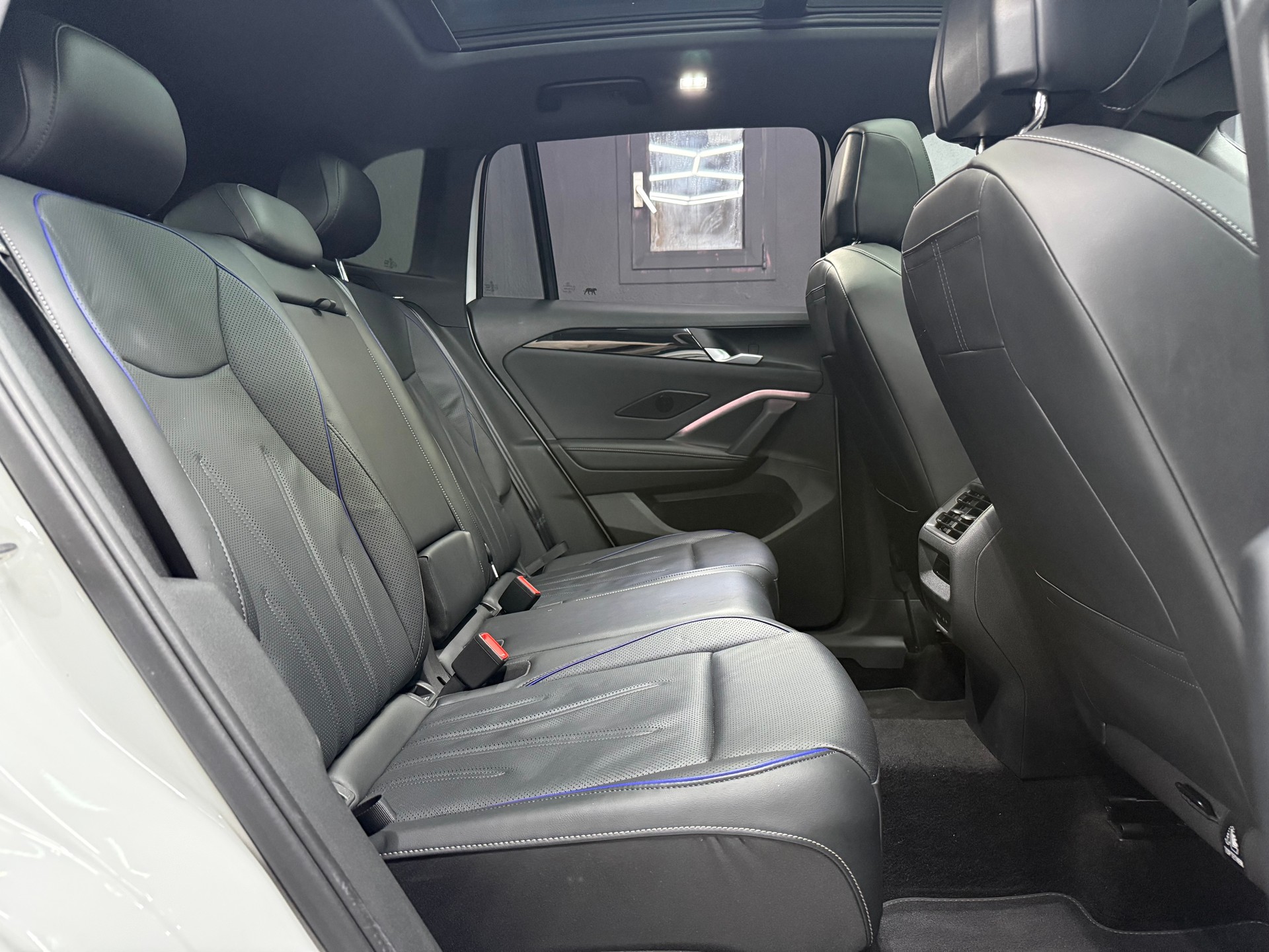 VW Tiguan 2.0 TSI DSG R-Line 4Motion-image-16