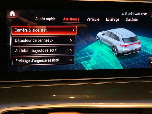 MERCEDES-BENZ EQC 400 AMG Line 4Matic-image-10