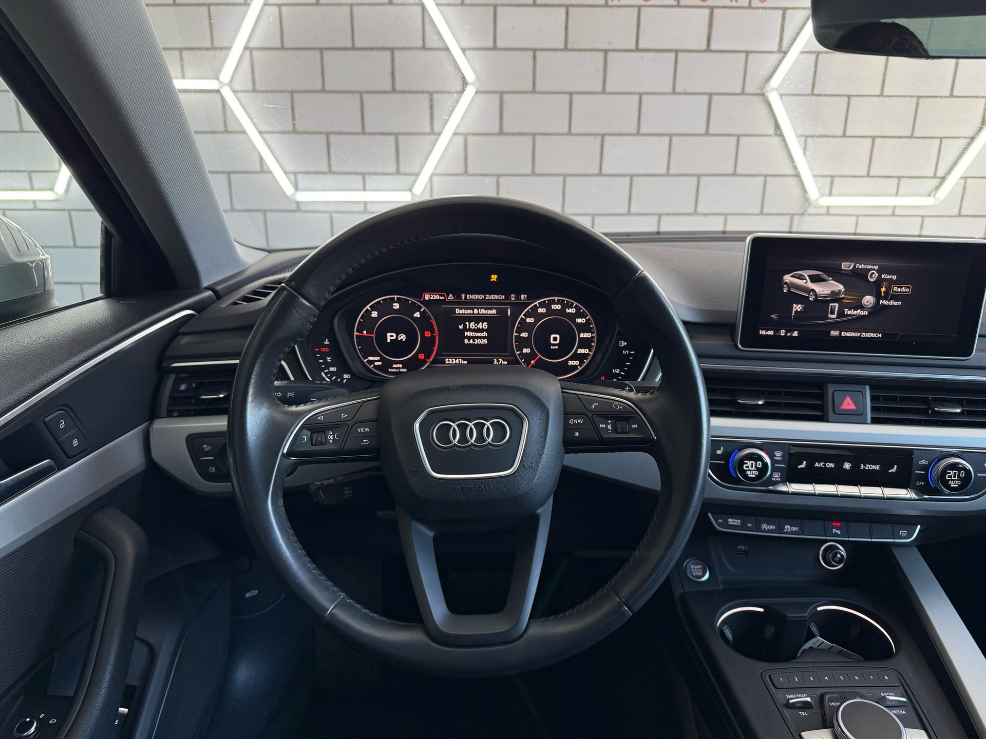 AUDI A4 40 TDI quattro S-tronic-image-7