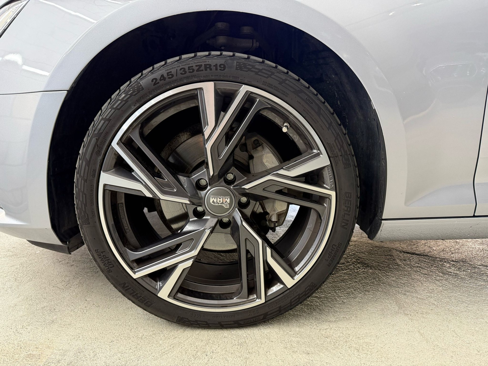 AUDI A4 40 TDI quattro S-tronic-image-12