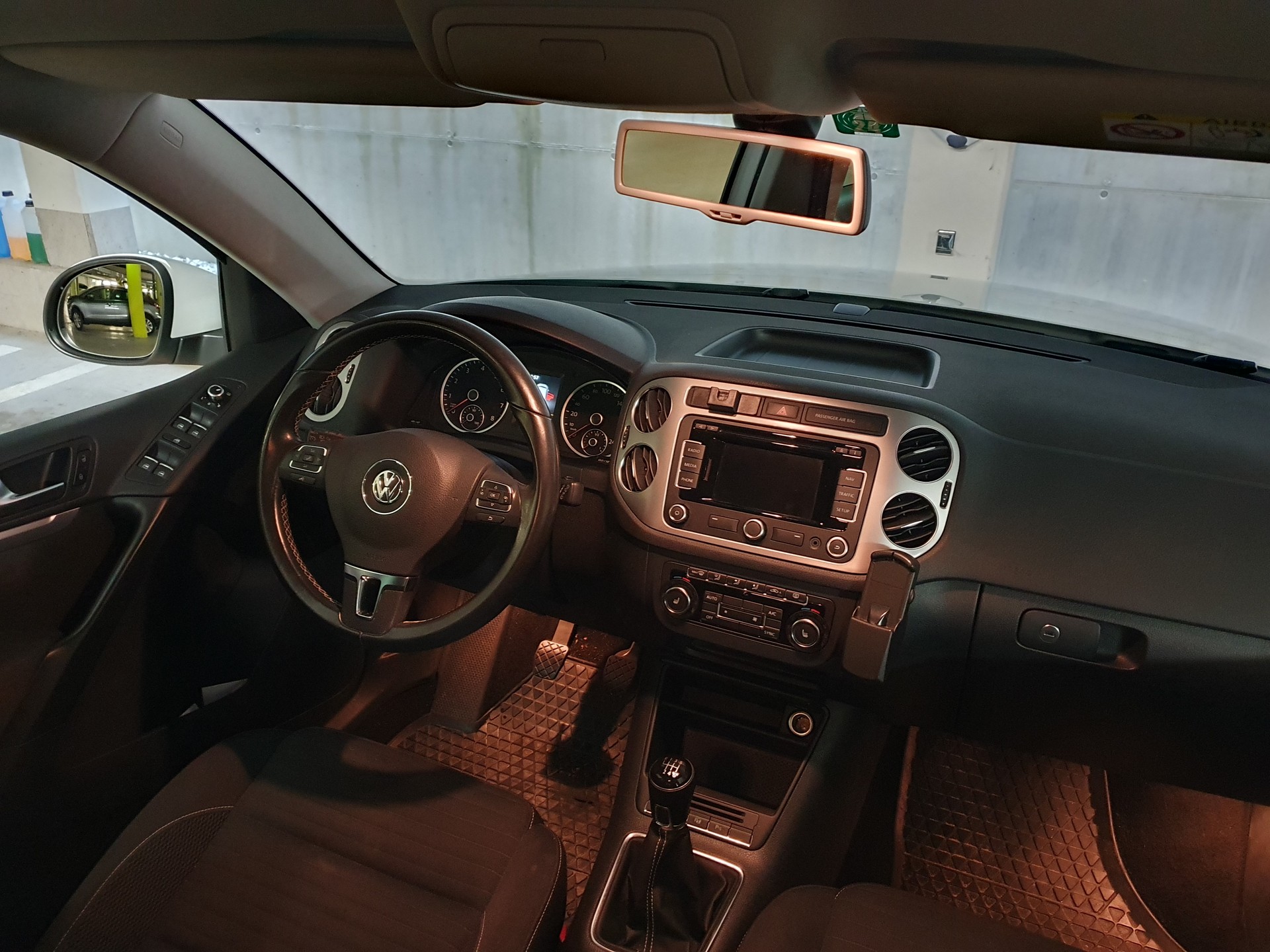 VW Tiguan 1.4 TSI Sport&Style 4Motion-image-5
