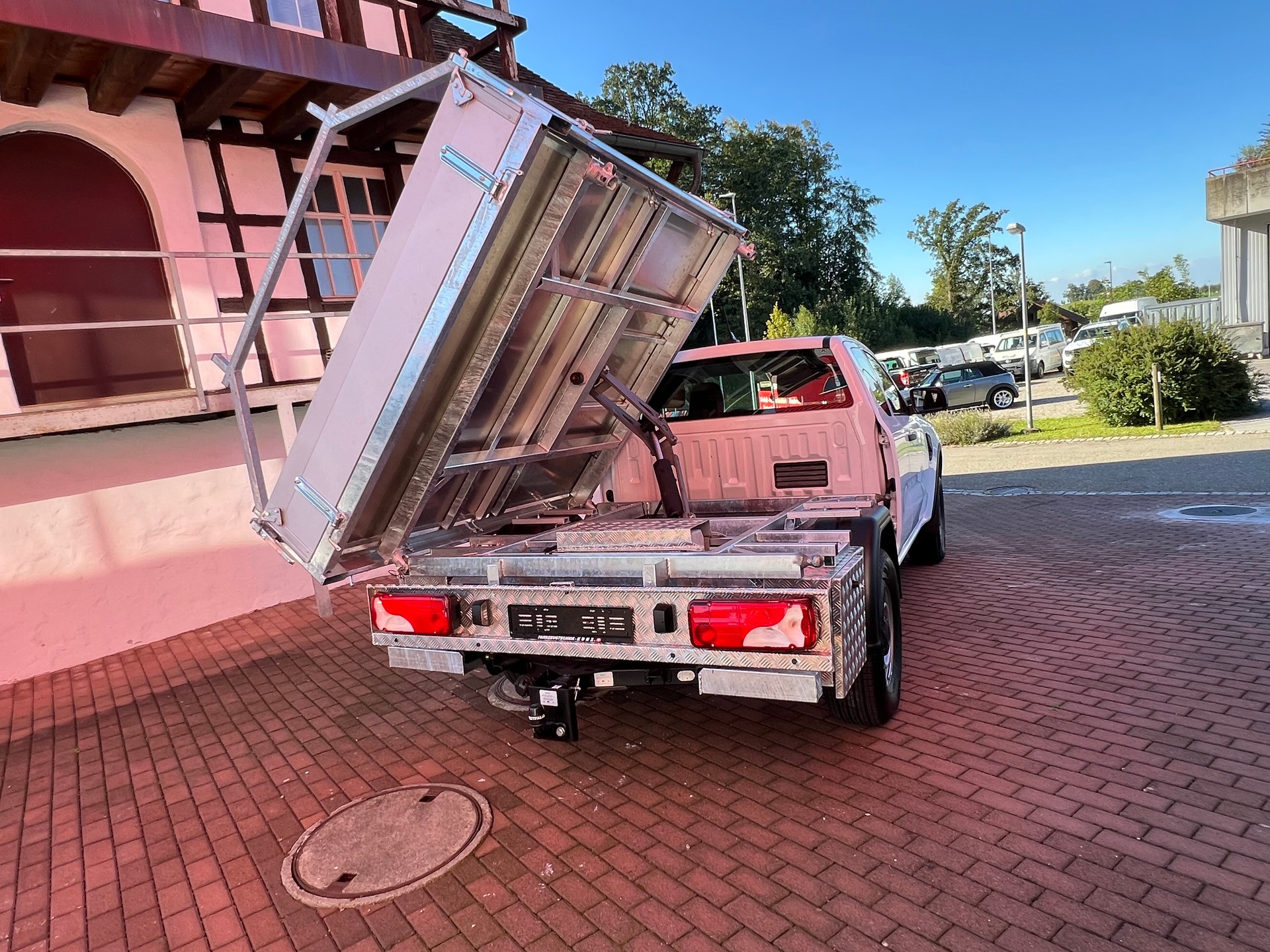 FORD Ranger XL 2.0 Eco Blue Chassis 4x4 / 3 Seiten Kipper-image-3