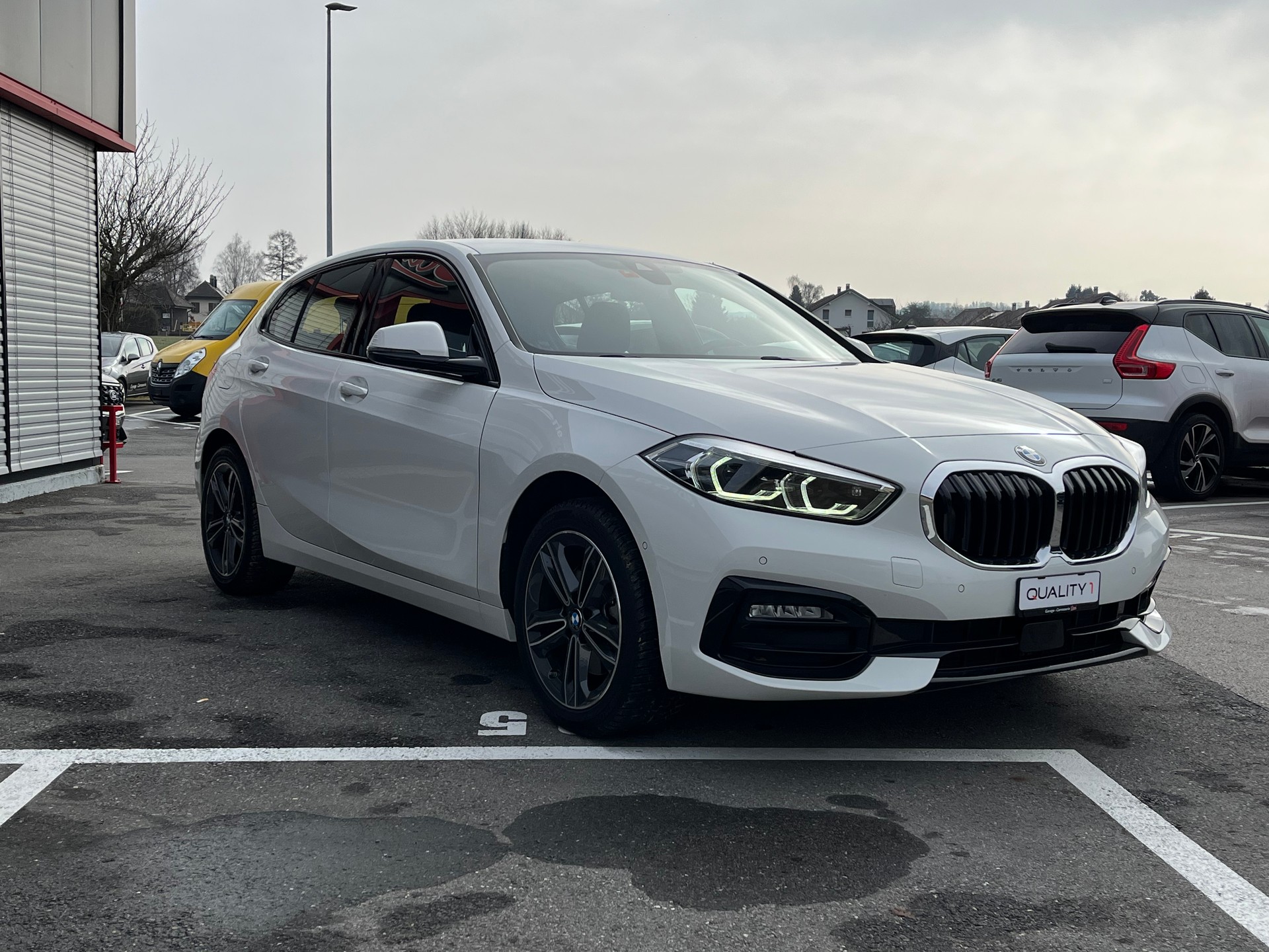 BMW 118i Sport Line Steptronic-image-3