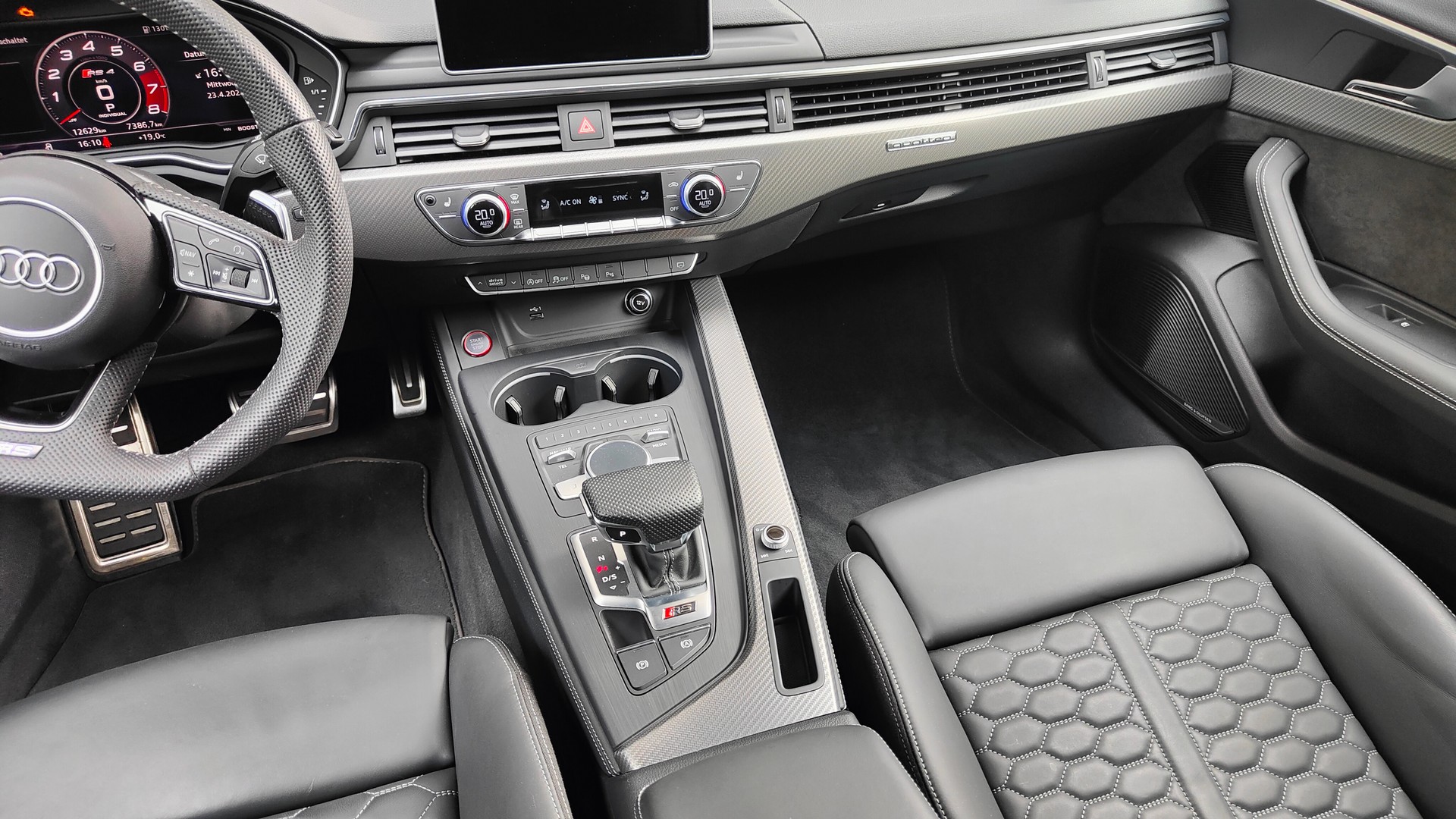 AUDI RS4 Avant 2.9 TFSI quattro tiptronic-image-3