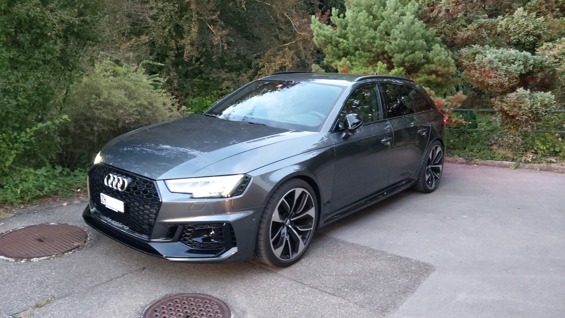 AUDI RS4 Avant 2.9 TFSI quattro tiptronic-image-0