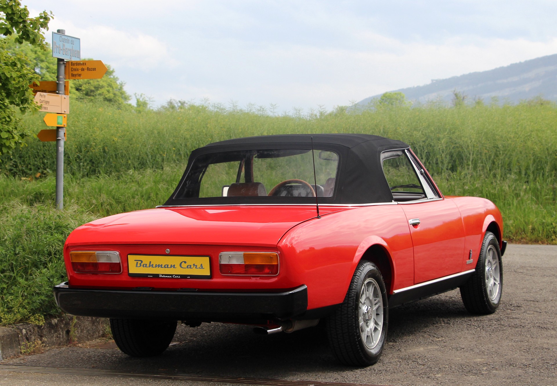 PEUGEOT 504 Cabriolet-image-30