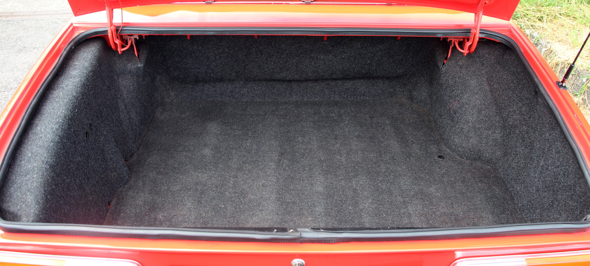 PEUGEOT 504 Cabriolet-image-13