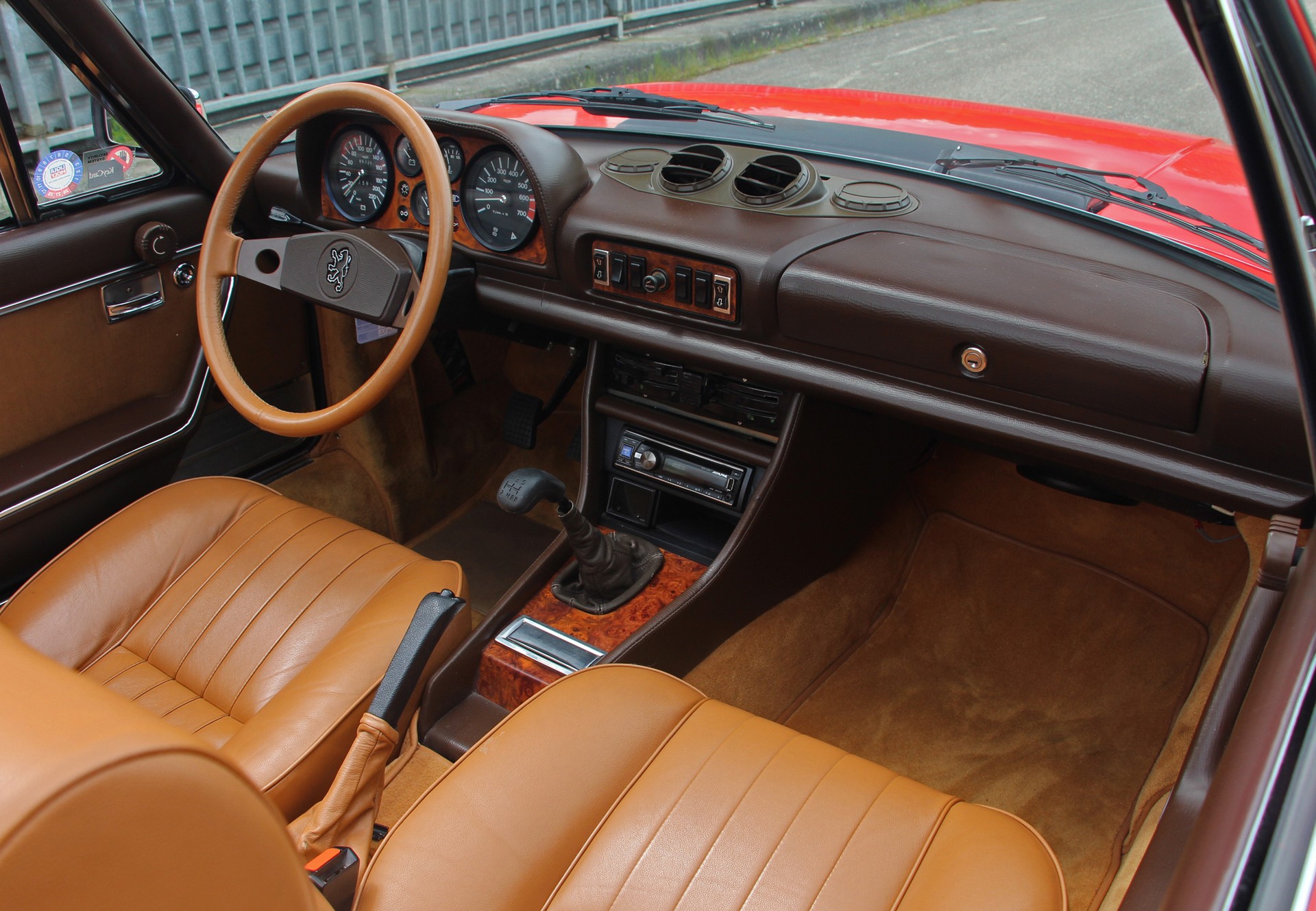PEUGEOT 504 Cabriolet-image-8