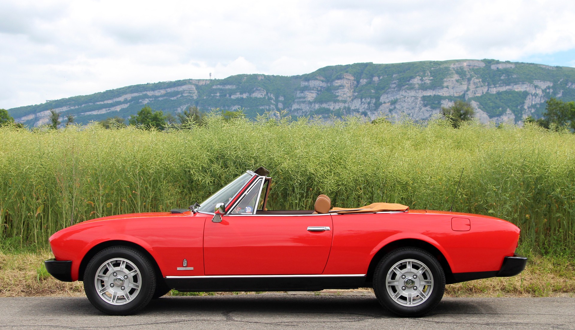 PEUGEOT 504 Cabriolet-image-19