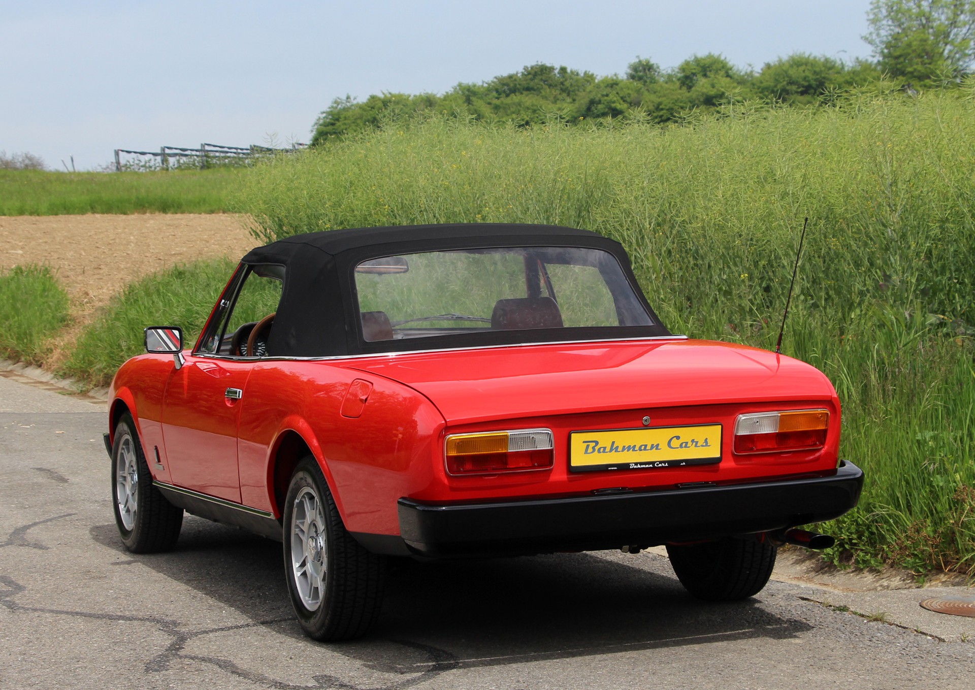 PEUGEOT 504 Cabriolet-image-26