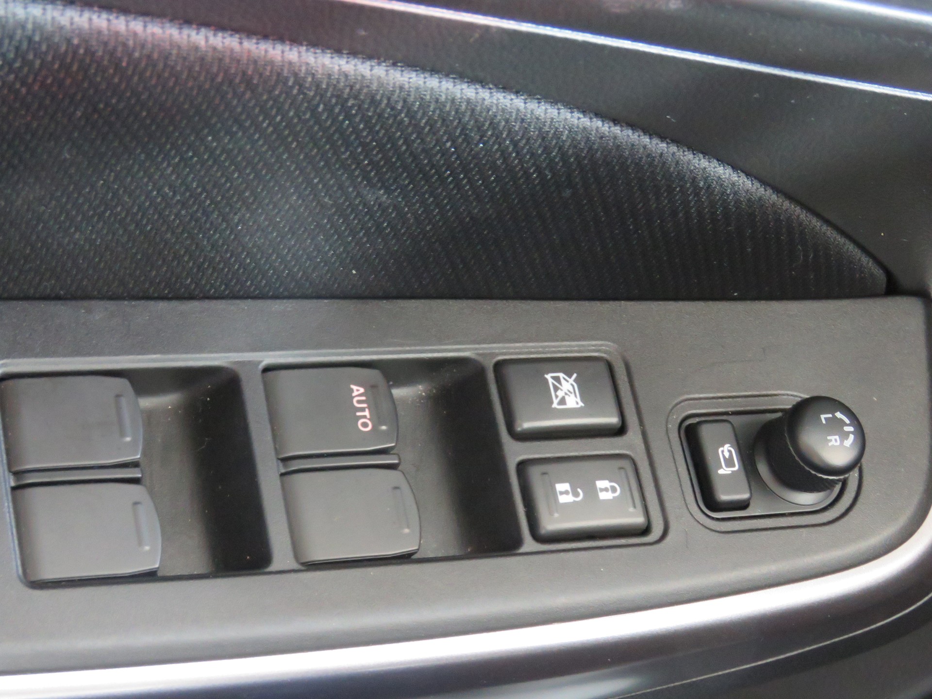 SUZUKI Swift 1.2 Compact Hybrid CVT (Automat)-image-24