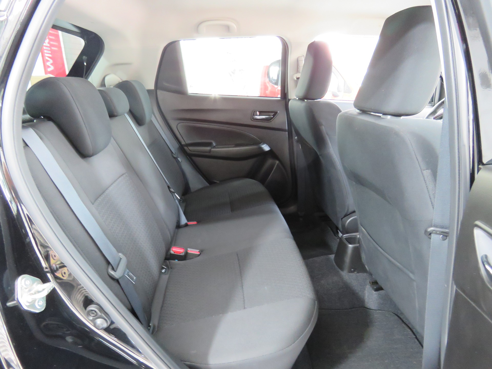 SUZUKI Swift 1.2 Compact Hybrid CVT (Automat)-image-10