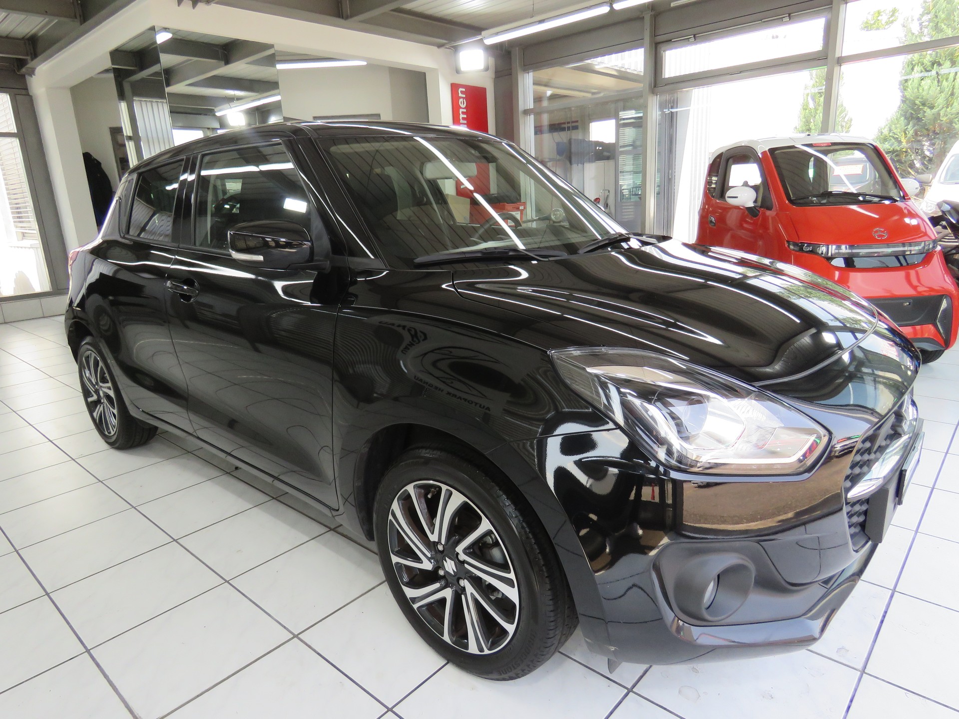 SUZUKI Swift 1.2 Compact Hybrid CVT (Automat)-image-2