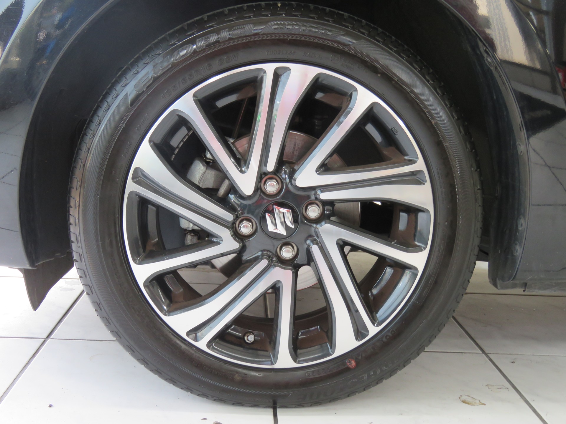 SUZUKI Swift 1.2 Compact Hybrid CVT (Automat)-image-25