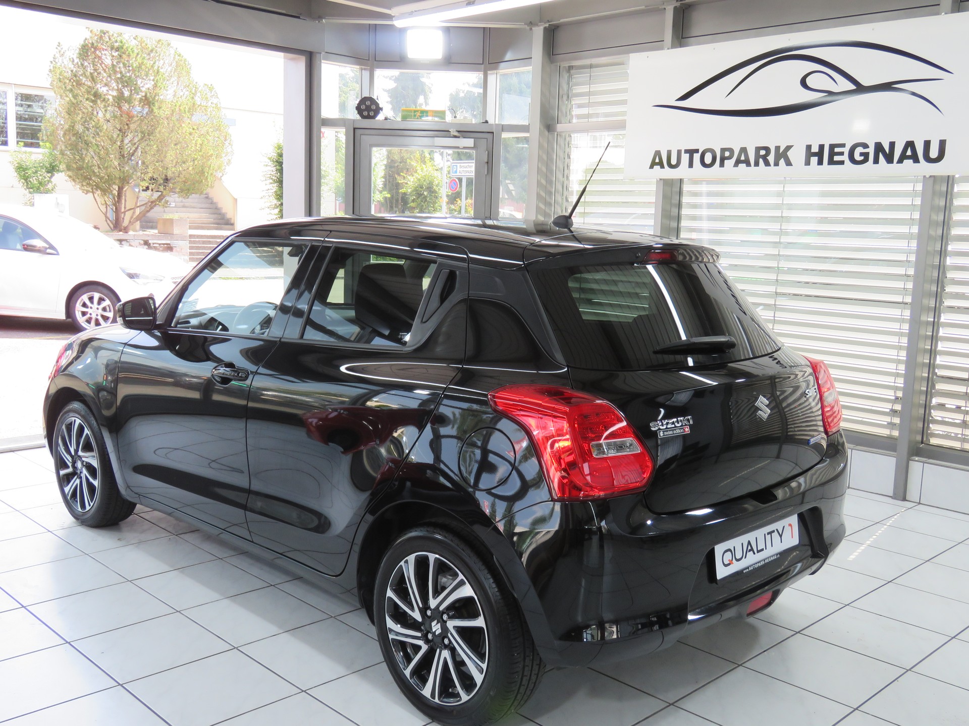 SUZUKI Swift 1.2 Compact Hybrid CVT (Automat)-image-5