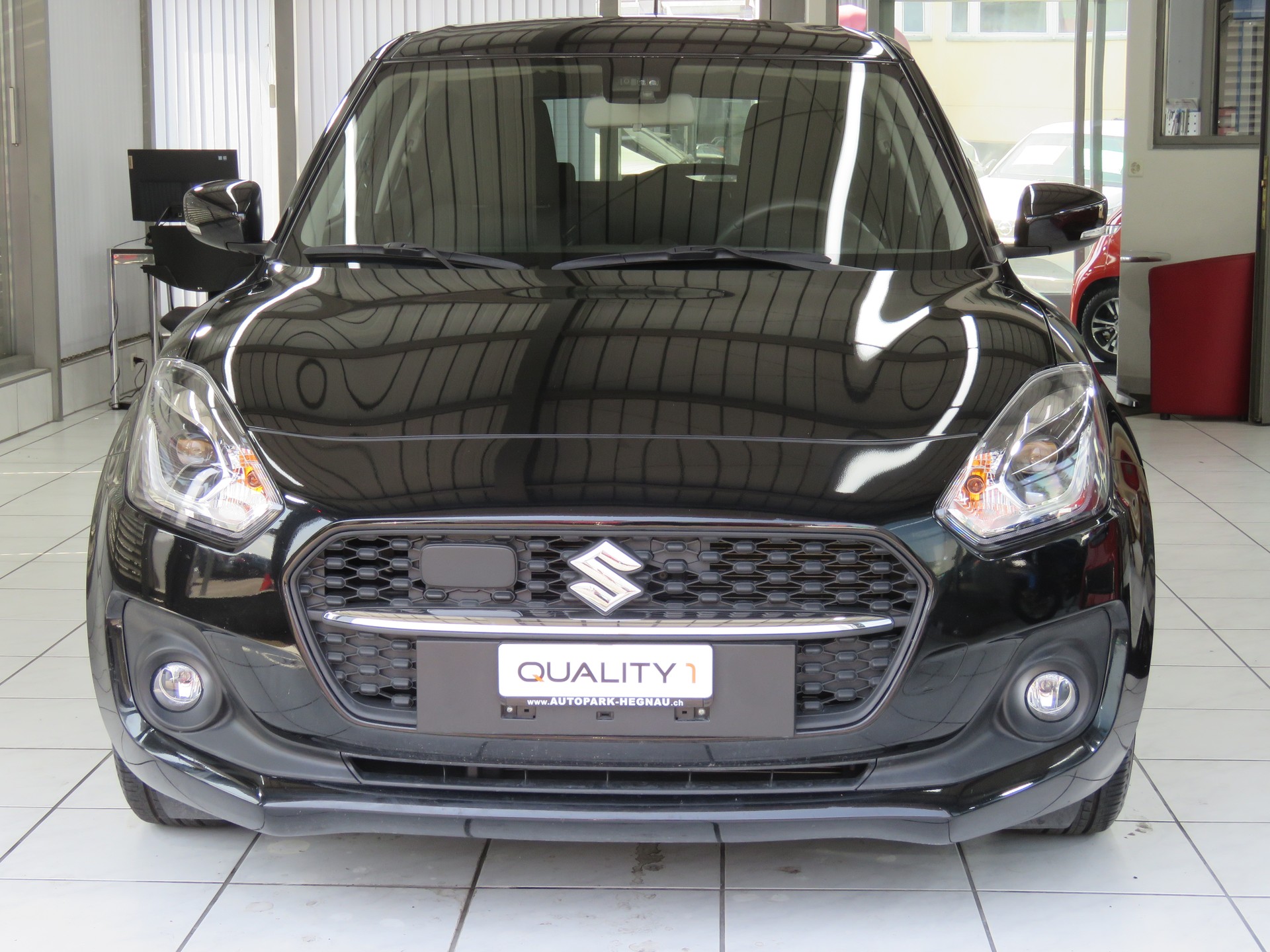 SUZUKI Swift 1.2 Compact Hybrid CVT (Automat)-image-1