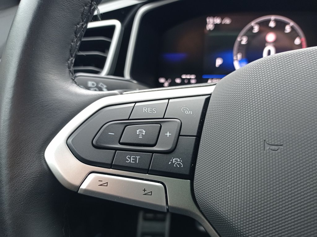 VW T-Roc 2.0 TSI R-Line DSG 4Motion-image-18
