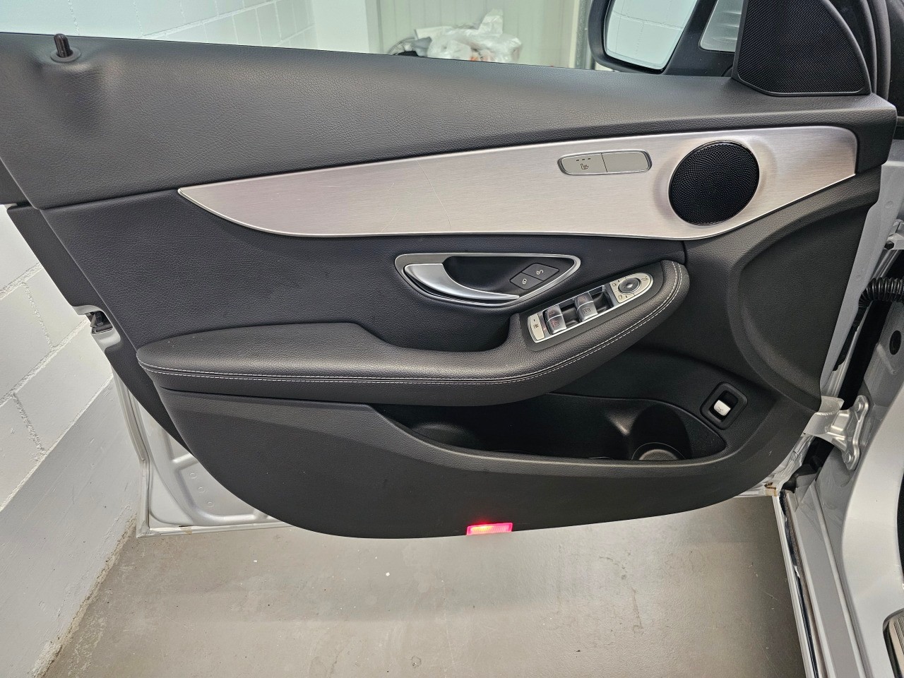 MERCEDES-BENZ C 300 d Avantgarde 9G-Tronic-image-13