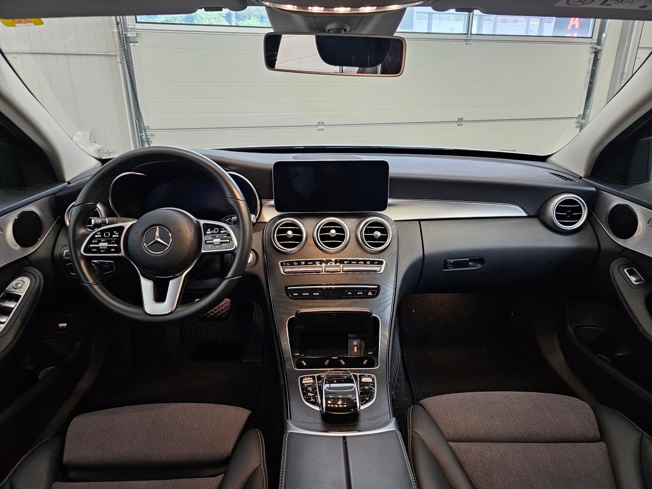 MERCEDES-BENZ C 300 d Avantgarde 9G-Tronic-image-5