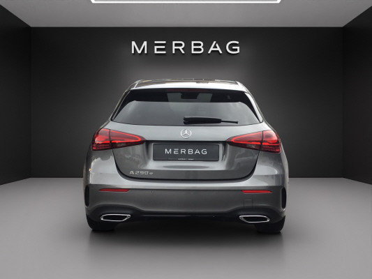 MERCEDES-BENZ A 250 e EQ Star 8G-DCT-image-4