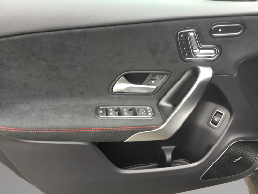 MERCEDES-BENZ A 250 e EQ Star 8G-DCT-image-9