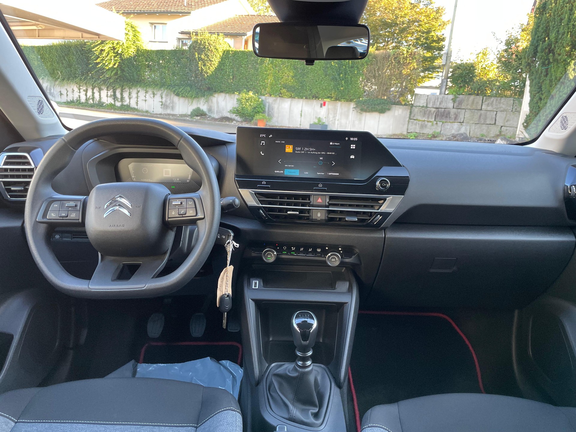 CITROEN C4 1.2 Pure Tech Live Pack-image-13