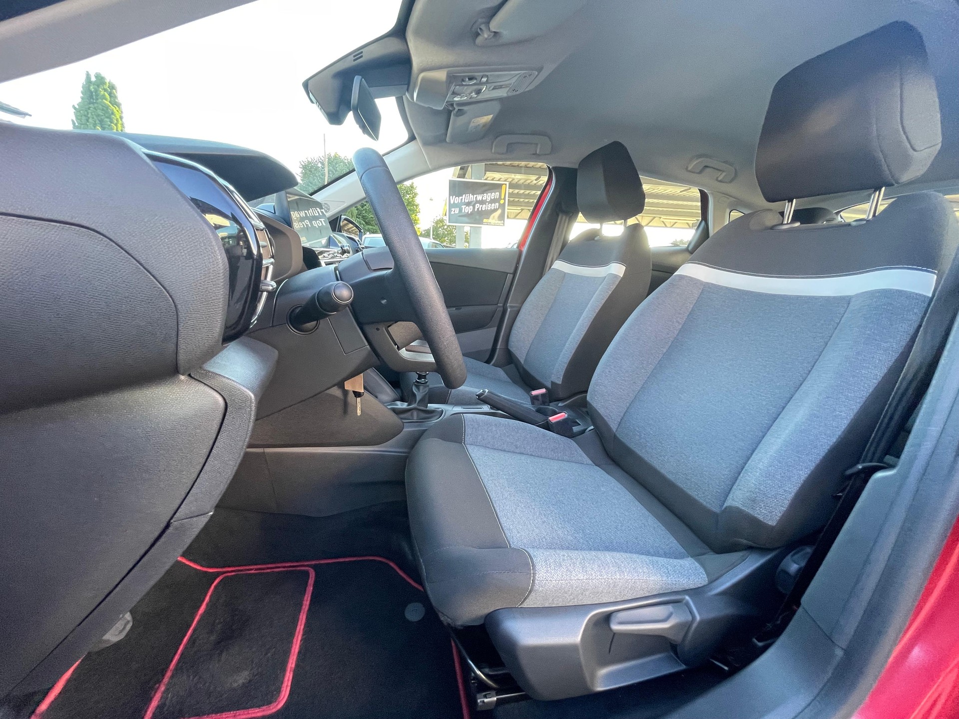 CITROEN C4 1.2 Pure Tech Live Pack-image-9