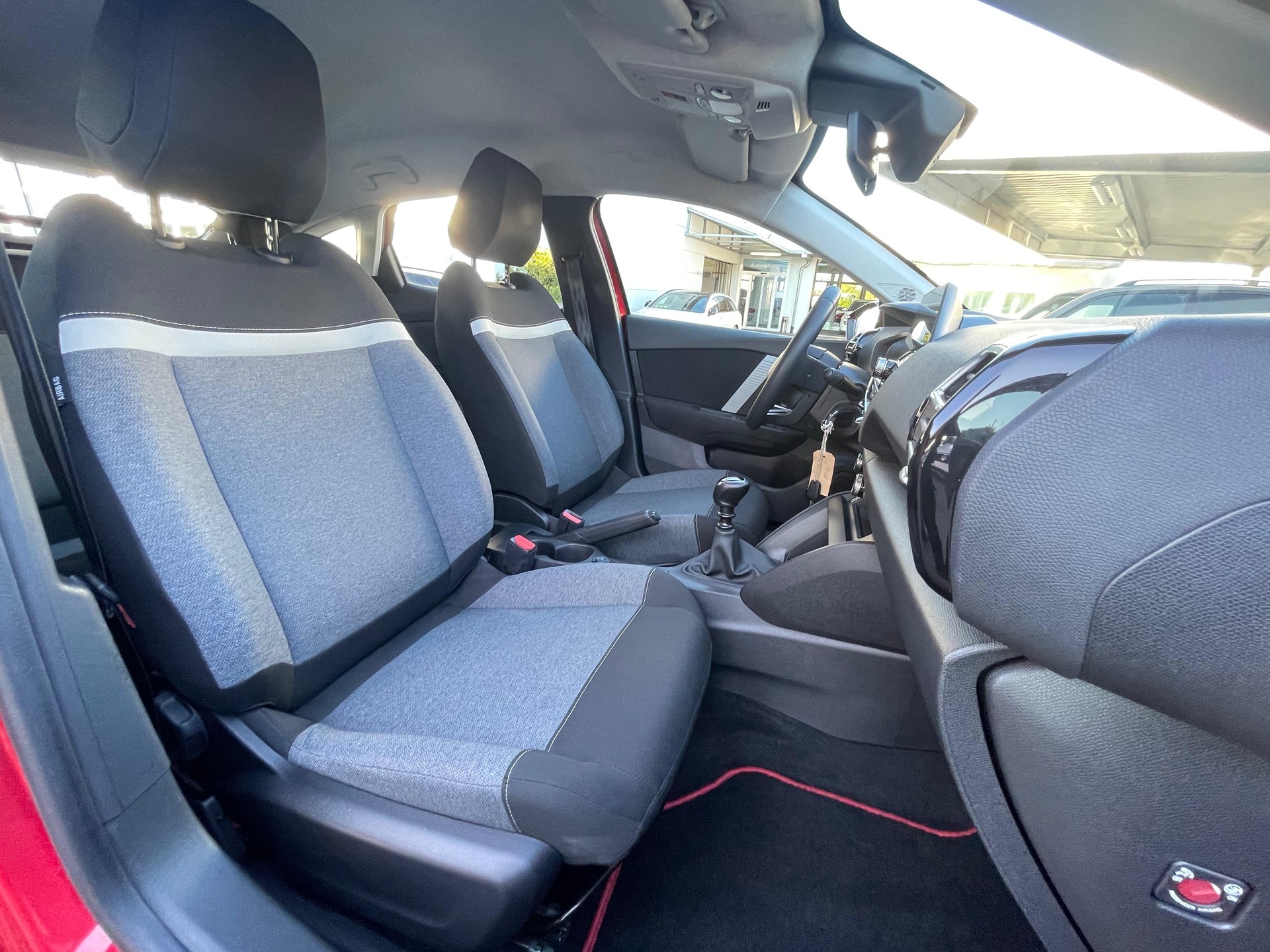 CITROEN C4 1.2 Pure Tech Live Pack-image-11