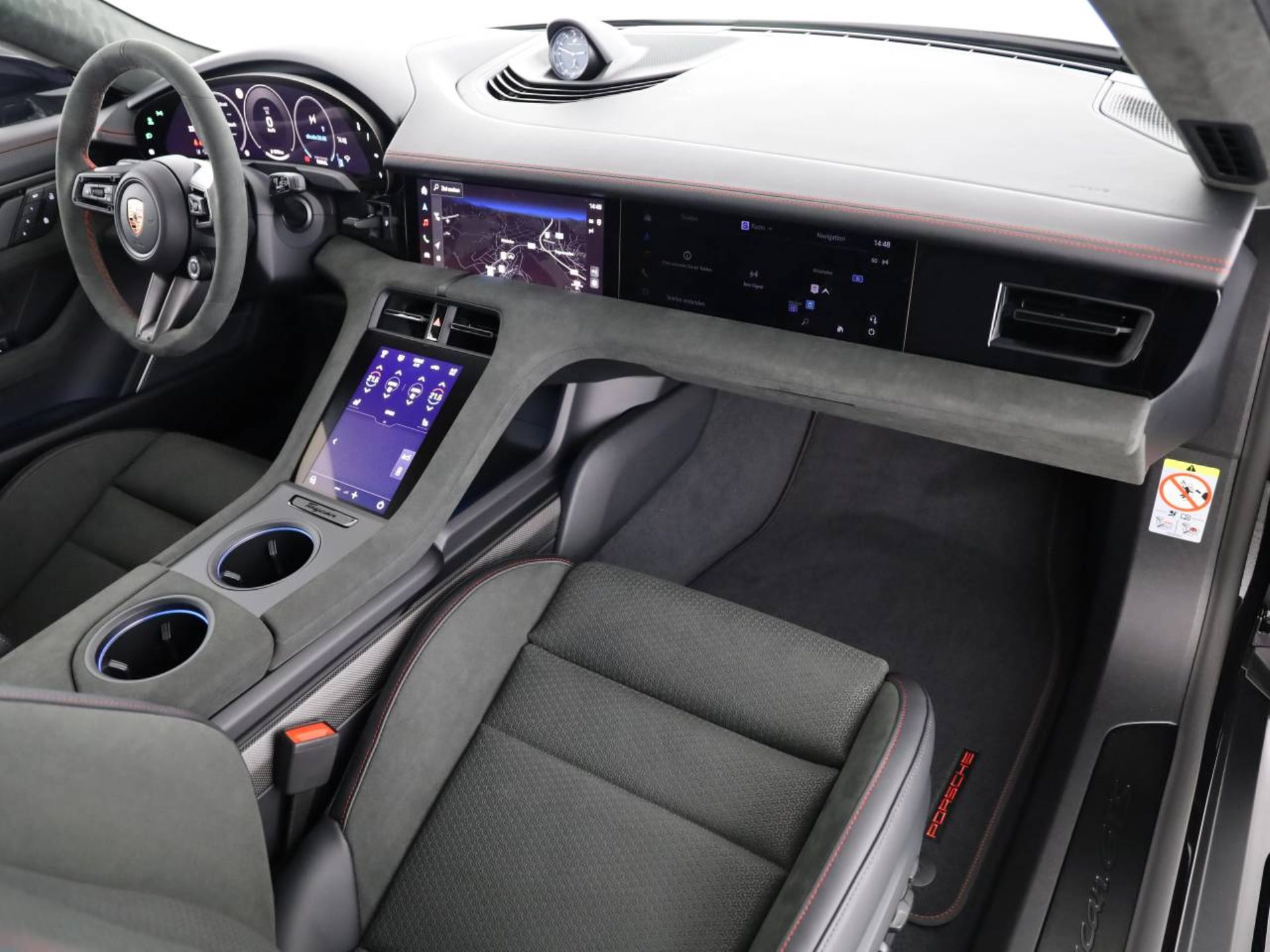 PORSCHE Taycan GTS Sport Turismo-image-13