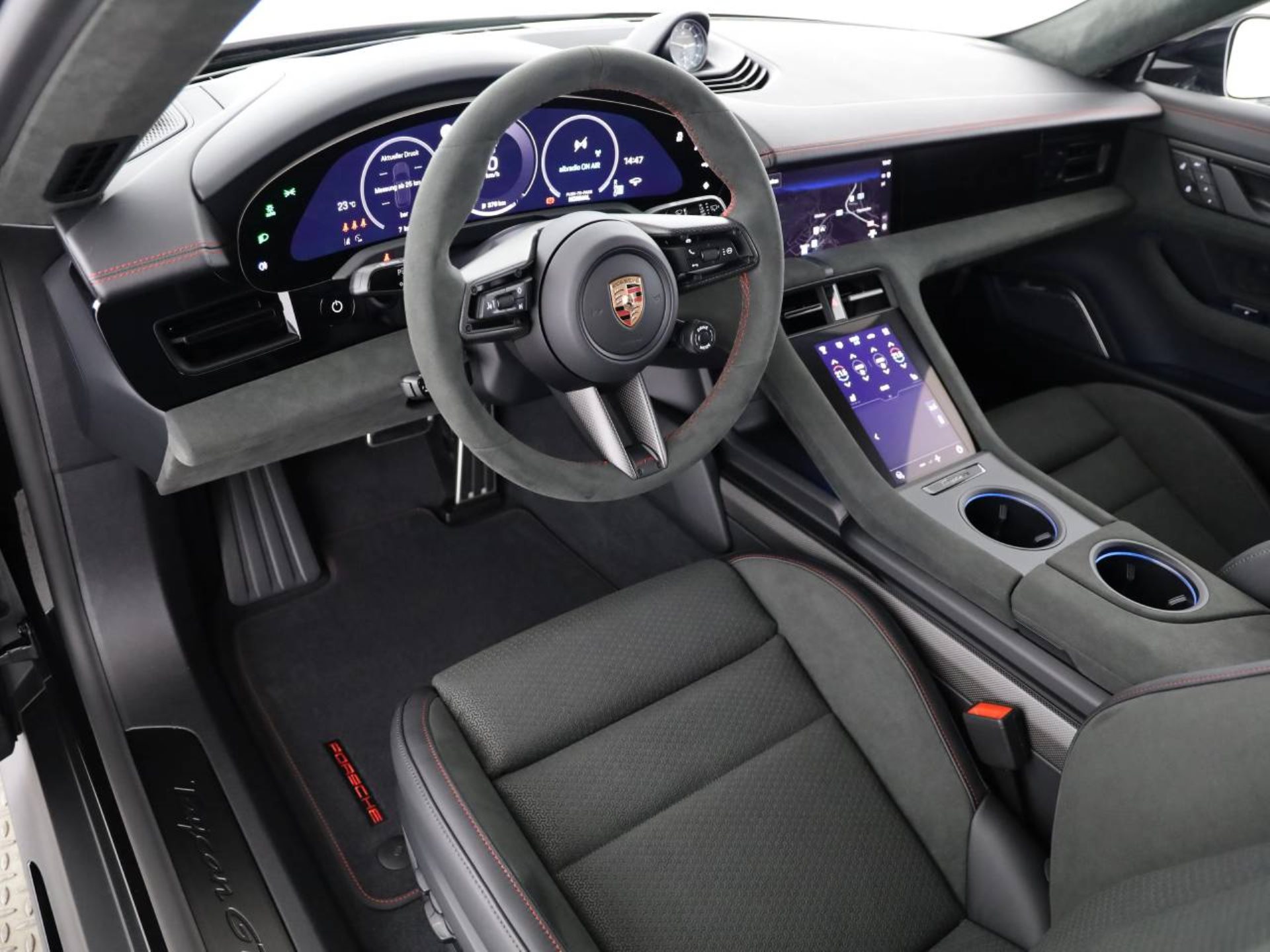 PORSCHE Taycan GTS Sport Turismo-image-3